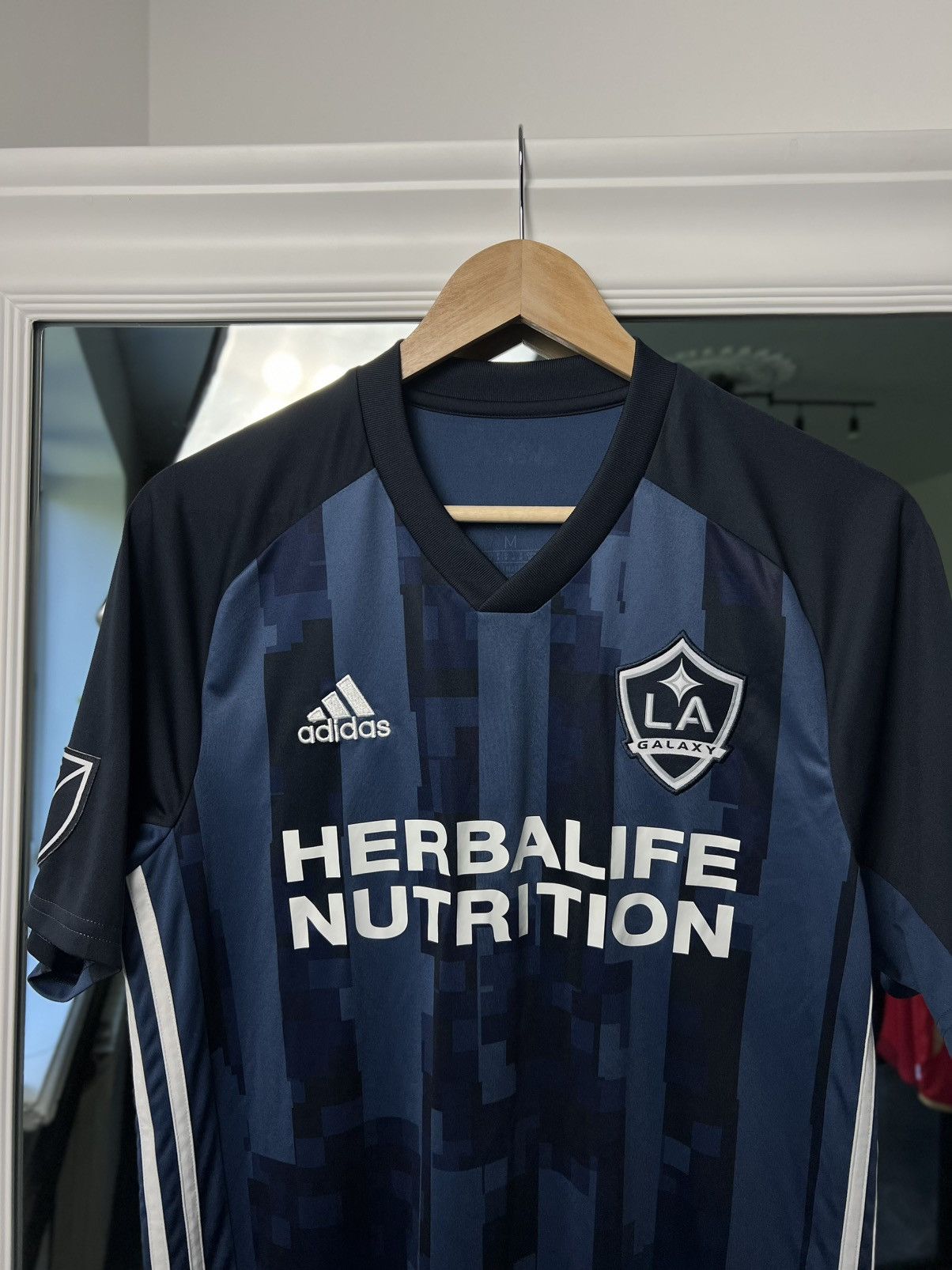 Adidas Adidas LA Galaxy M 2018 Away Shirt Herbalife Sponsor MLS Size US M / EU 48-50 / 2 - 10 Thumbnail