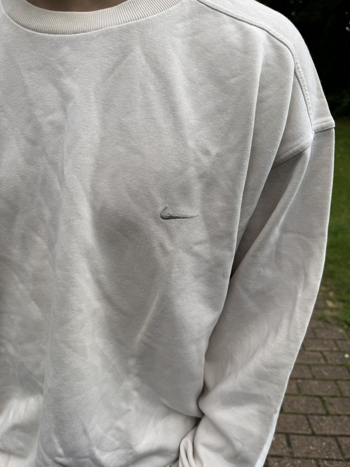 Nike Vintage Nike Embroidered Mini Swoosh Sweatshirt – Cream Size US L / EU 52-54 / 3 - 5 Thumbnail