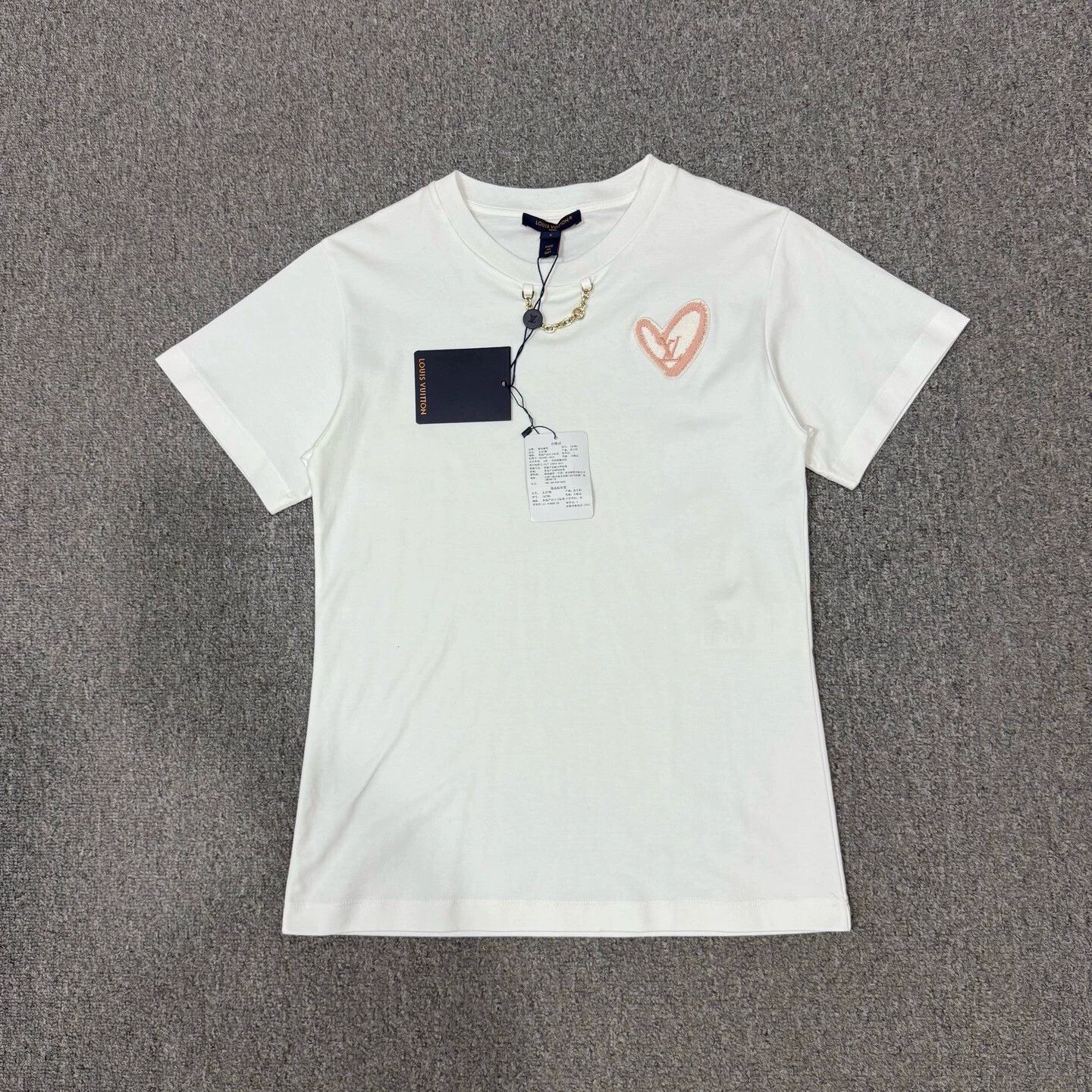 Louis Vuitton LV white heart patch short sleeve tee NWT size S Size S / US 4 / IT 40 - 1 Thumbnail