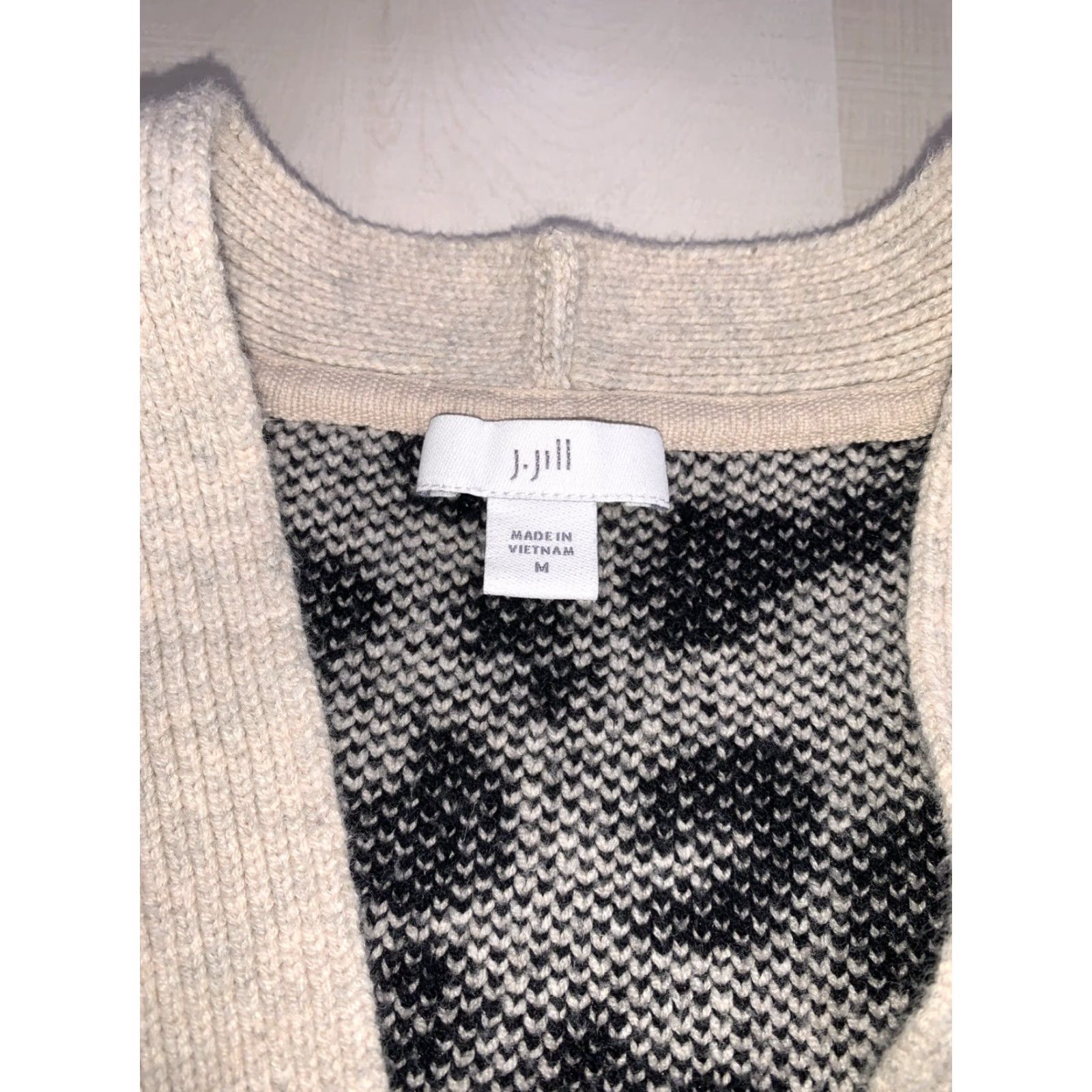 J. Jill J. Jill Cheetah Print V Neck Button Front Cardigan Sweater Medium Womens Knit Size M / US 6-8 / IT 42-44 - 4 Thumbnail