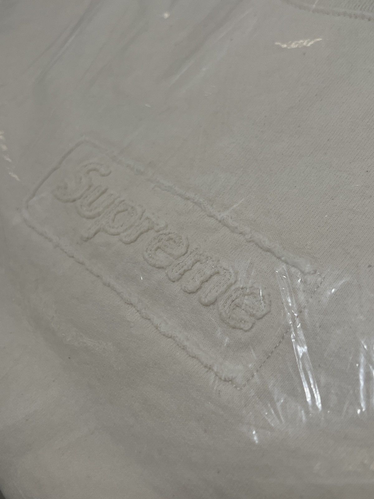 Supreme Supreme Cutout Logo Crewneck (SS20) Size US M / EU 48-50 / 2 - 9 Thumbnail