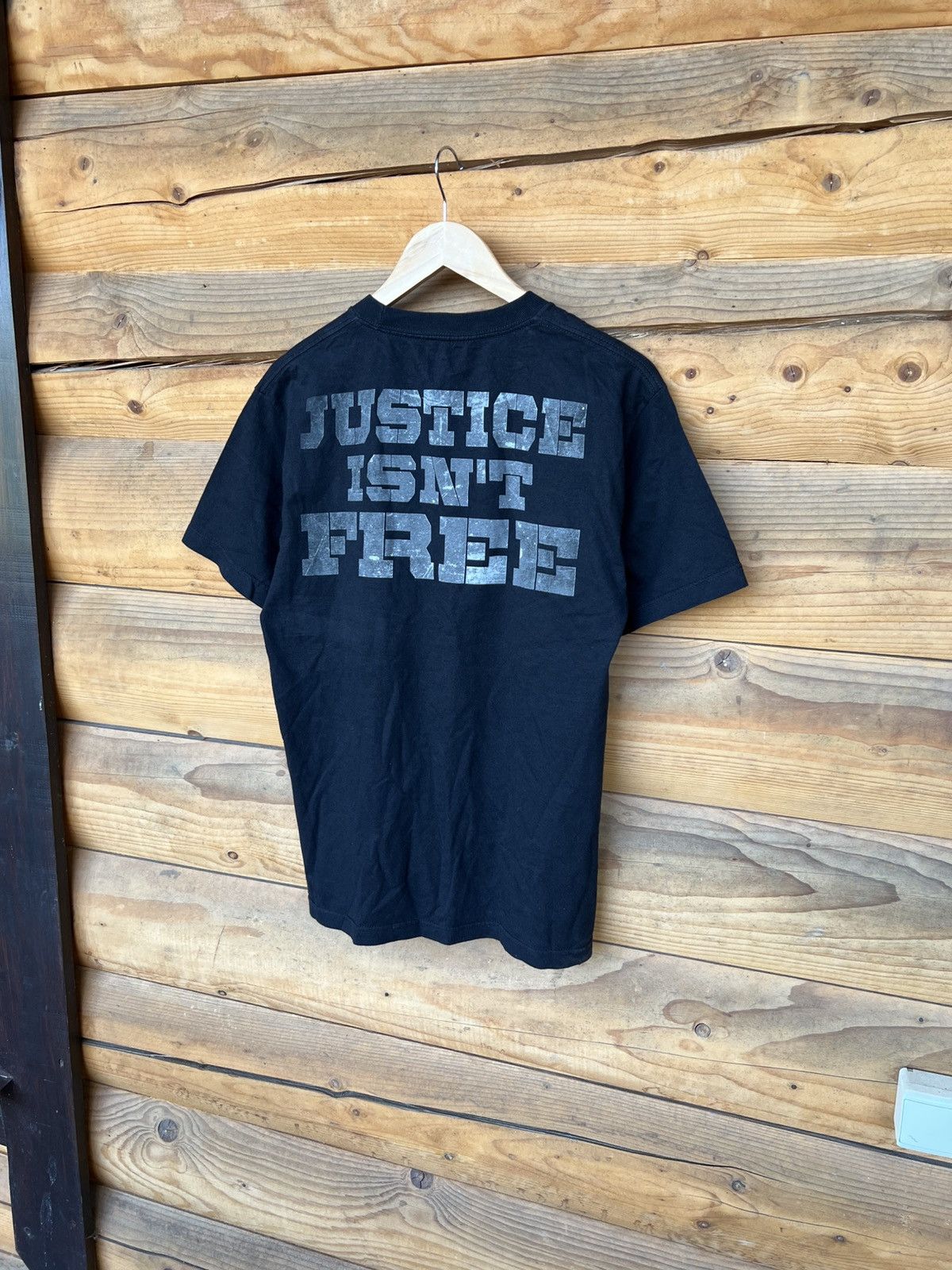 Band Tees VINTAGE THE SHIELD JUSTICE ISN’T FREE WWE T SHIRT GRAPHIC Size US M / EU 48-50 / 2 - 2 Thumbnail