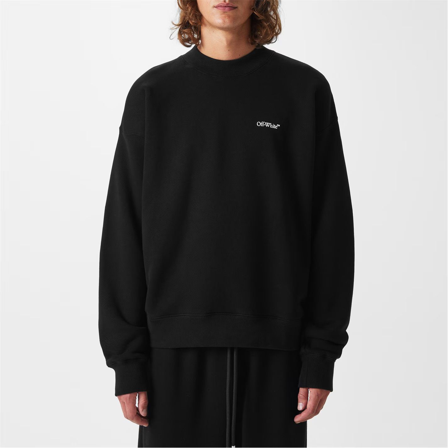 Off-White o1g2r1mq0226 Arrow Crew Sweatshirt In Black Size US M / EU 48-50 / 2 - 3 Thumbnail