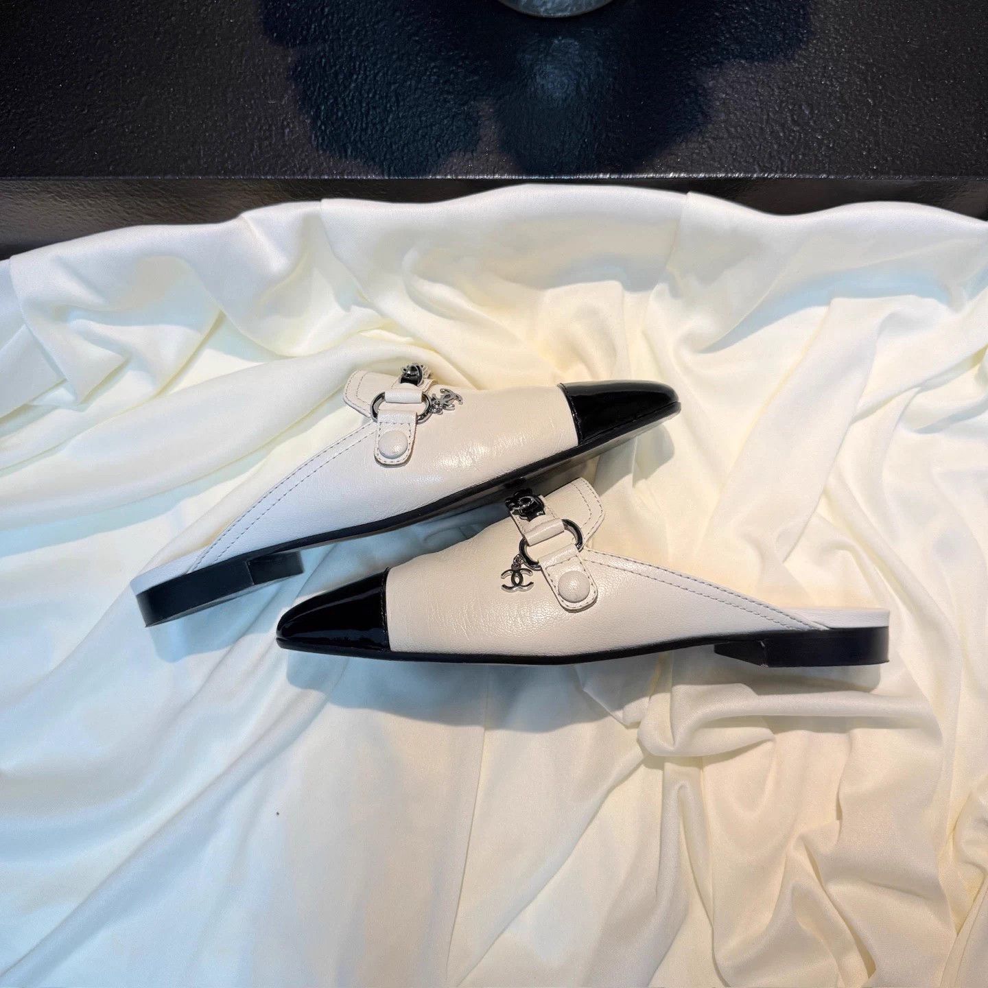 Chanel CHANEL Black & White Panda Charm Mule 36 Size US 5.5 / IT 35.5 - 5 Thumbnail