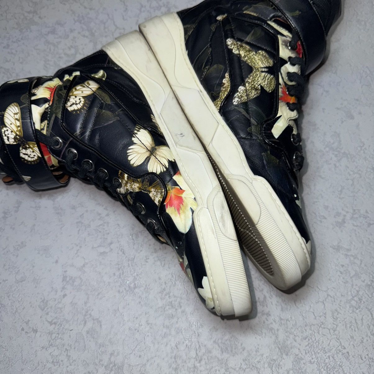 Givenchy Vintage F/W 2014 Givenchy Tyson High-Top Sneakers Butterfly Size US 7.5 / EU 40-41 - 7 Thumbnail