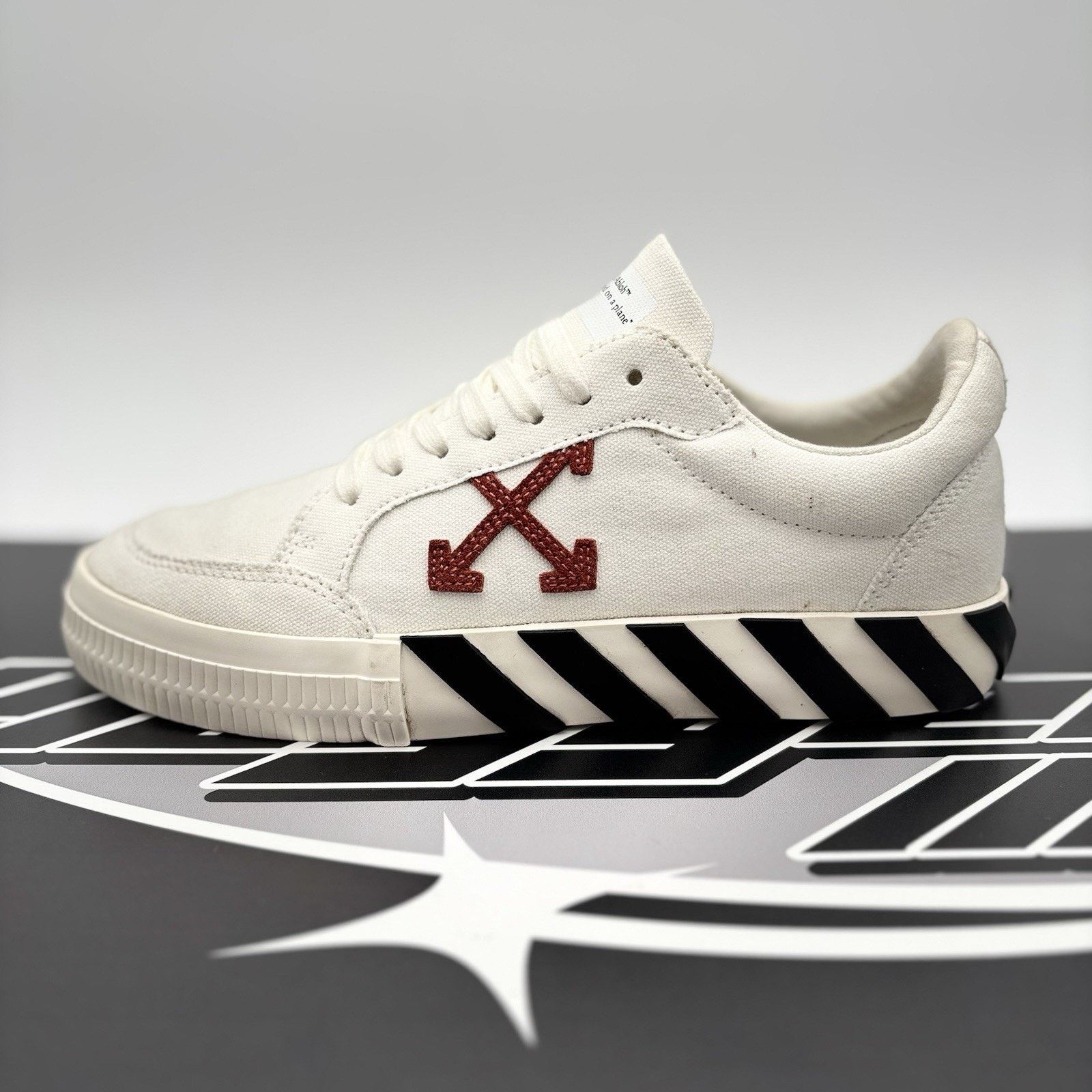 Off-White Off-White Vulc Sneaker ' White ' | GREAT CONDITION! Size US 7 / EU 40 - 12 Thumbnail
