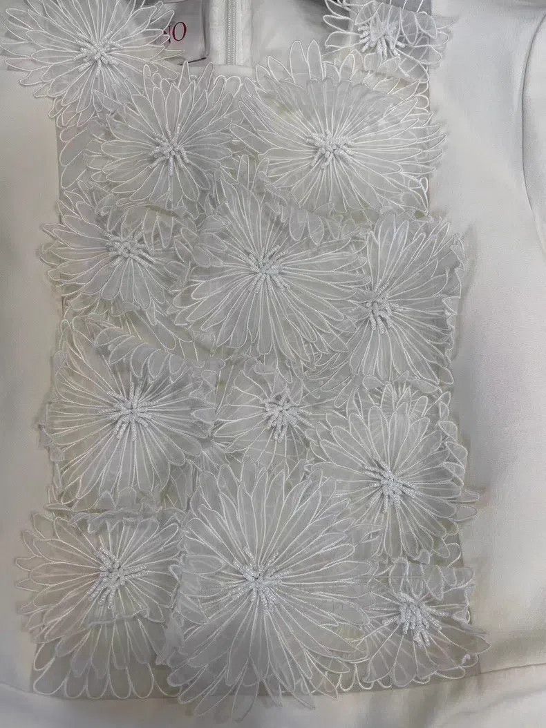 Valentino Valentino Nailed beaded flower dress Size XS / US 0-2 / IT 36-38 - 4 Thumbnail