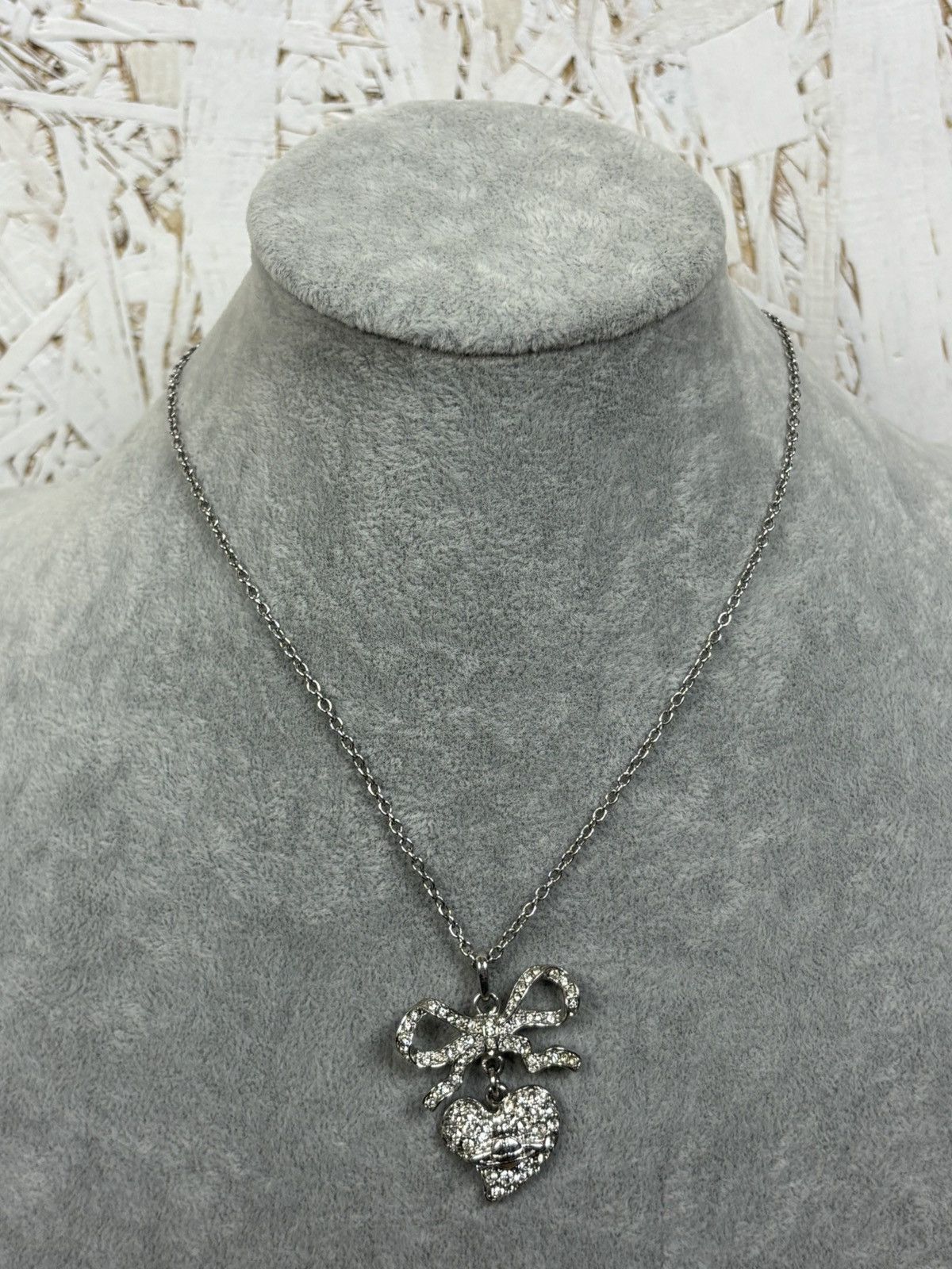 Vivienne Westwood Vivienne Westwood Ribbon Heart Crystals Necklace Silver Size ONE SIZE - 4 Thumbnail