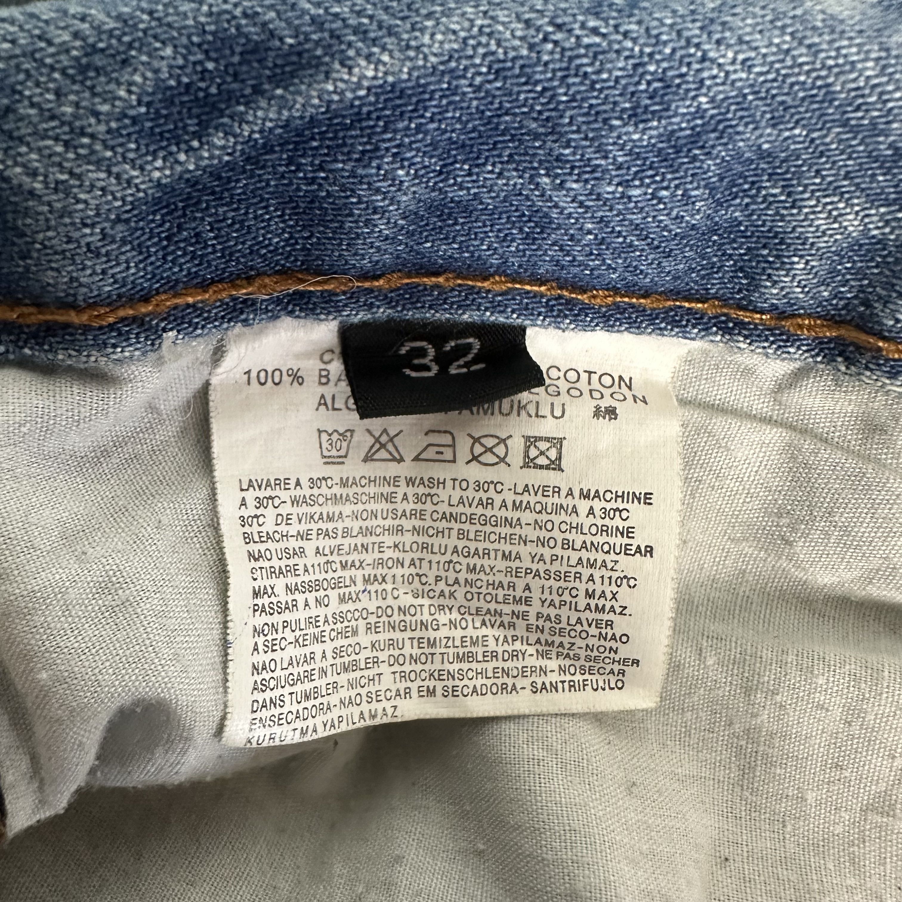 Dsquared2 🔥RARE🔥Vintage Dsquared2 Patchwork Distressed Denim Jeans Size US 33 - 14 Thumbnail