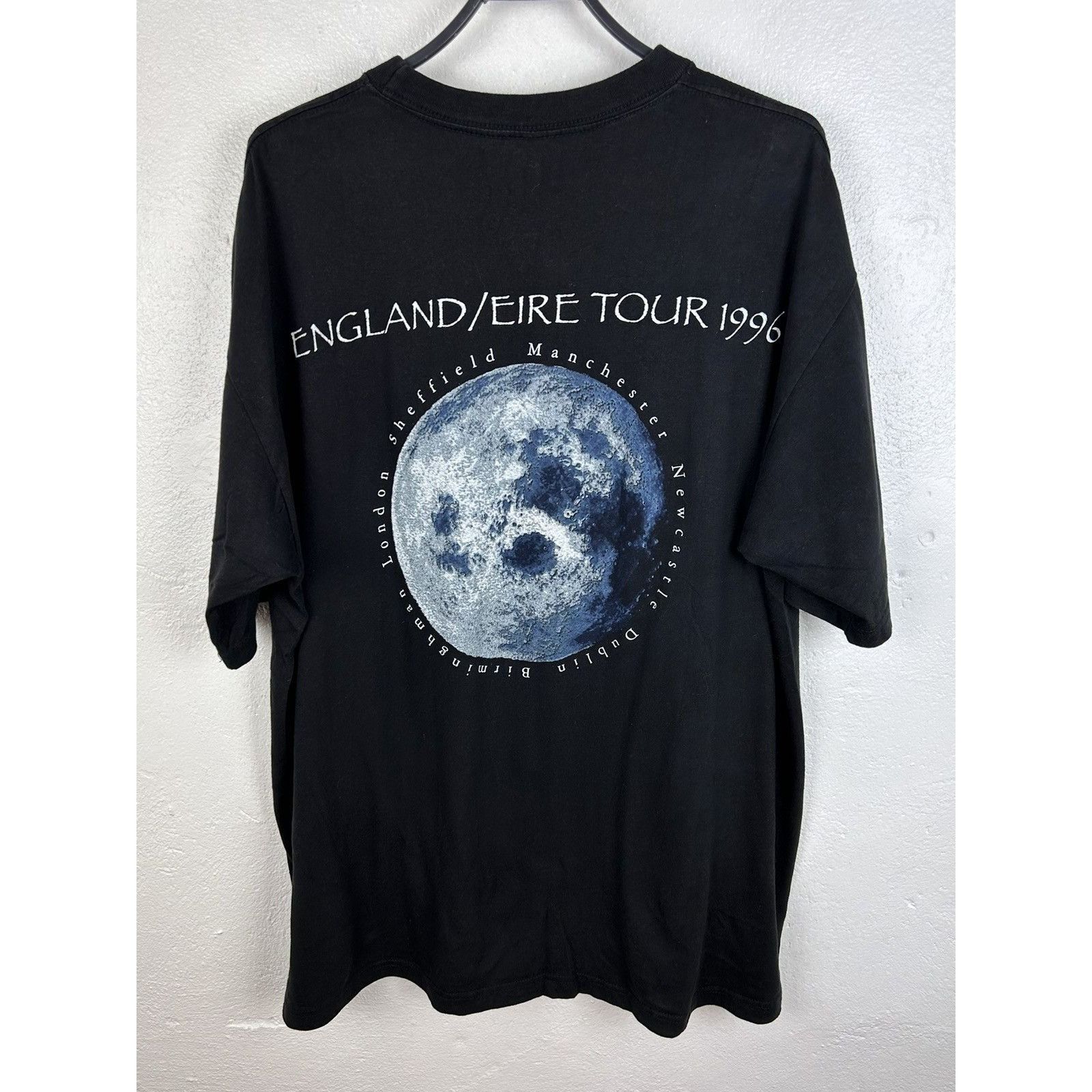 Band Tees 90s Vintage Neil Diamond England Eire 1996 Tour T-Shirt Size US XL / EU 56 / 4 - 5 Thumbnail