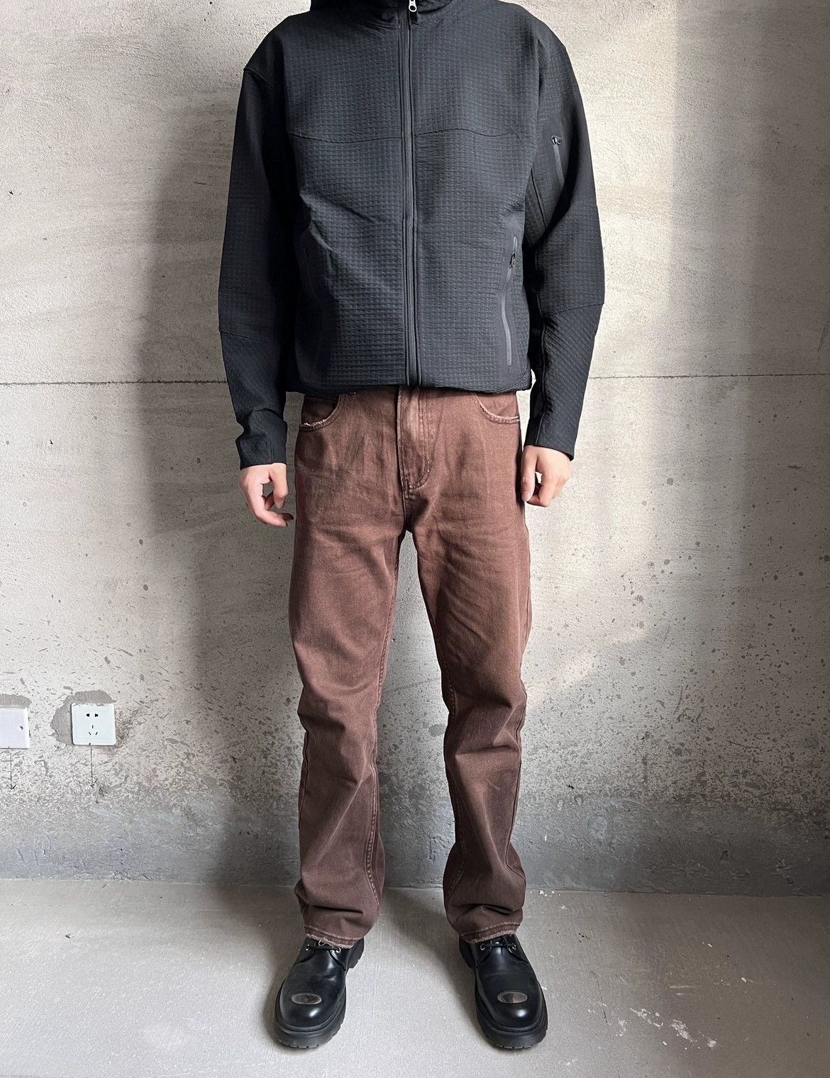 damaged y2k washed faded yuppie jeans