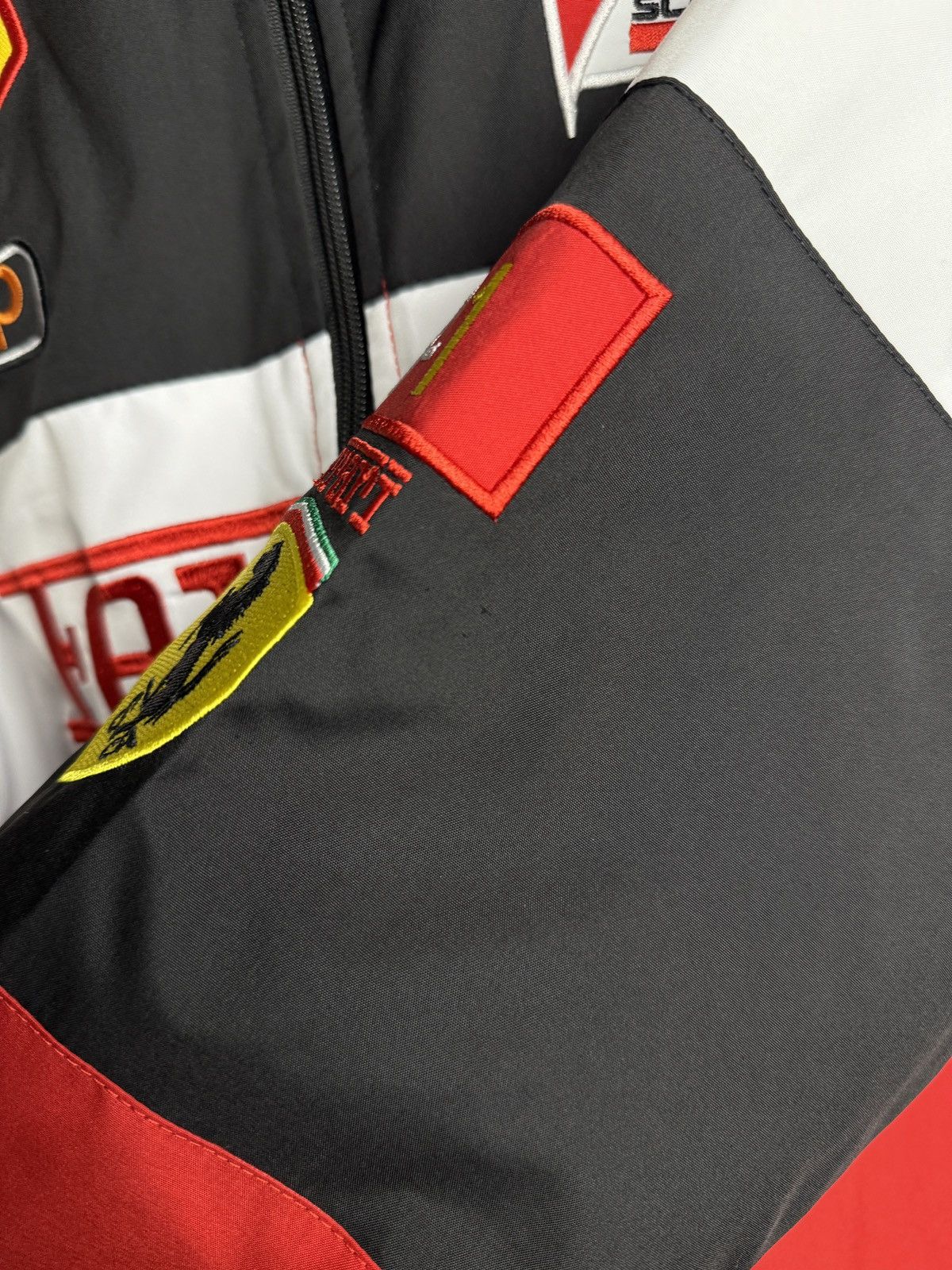 Ferrari Crazy FERRARI Marlboro racing jacket Size US L / EU 52-54 / 3 - 8 Thumbnail