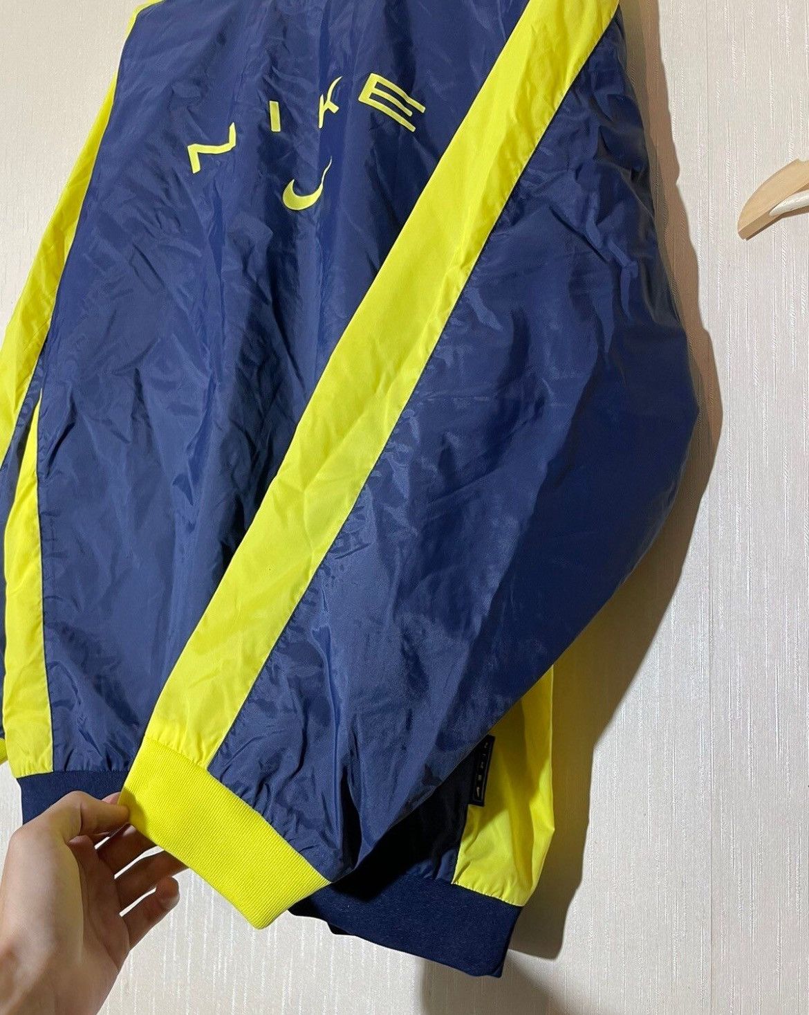 Nike × Vintage Nike nylone vintage streetwear sweatshirt Size US L / EU 52-54 / 3 - 7 Thumbnail