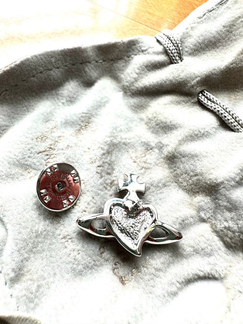 Vivienne Westwood Vivienne Westwood Limited Edition Red Heart Saturn Brooch Size ONE SIZE - 7 Thumbnail
