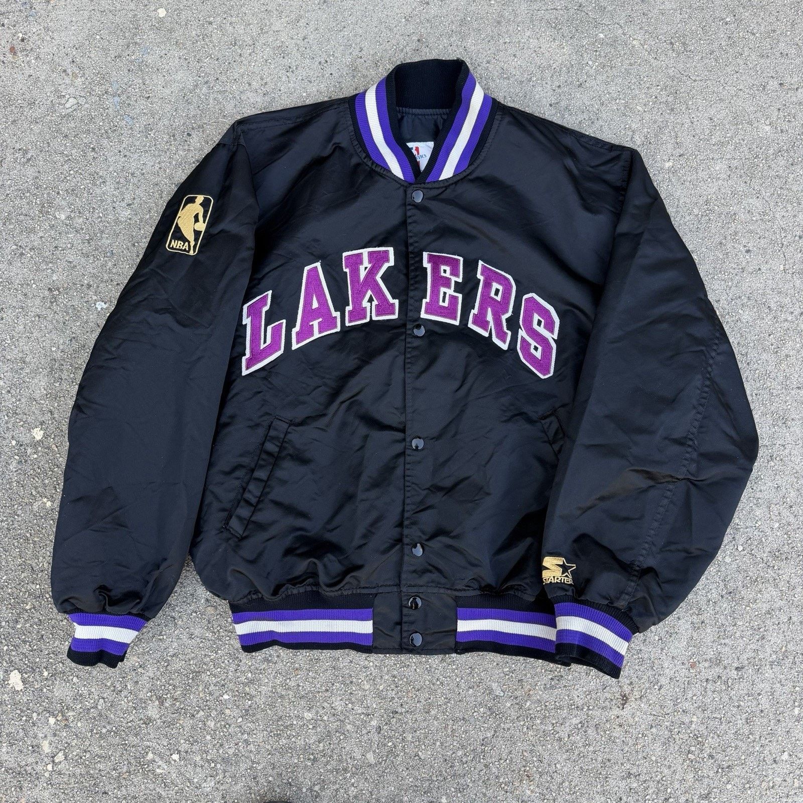 NBA × Starter × Vintage Vintage Starter Los Angeles Lakers Bomber Black Satin Jacket Size US L / EU 52-54 / 3 - 1 Thumbnail