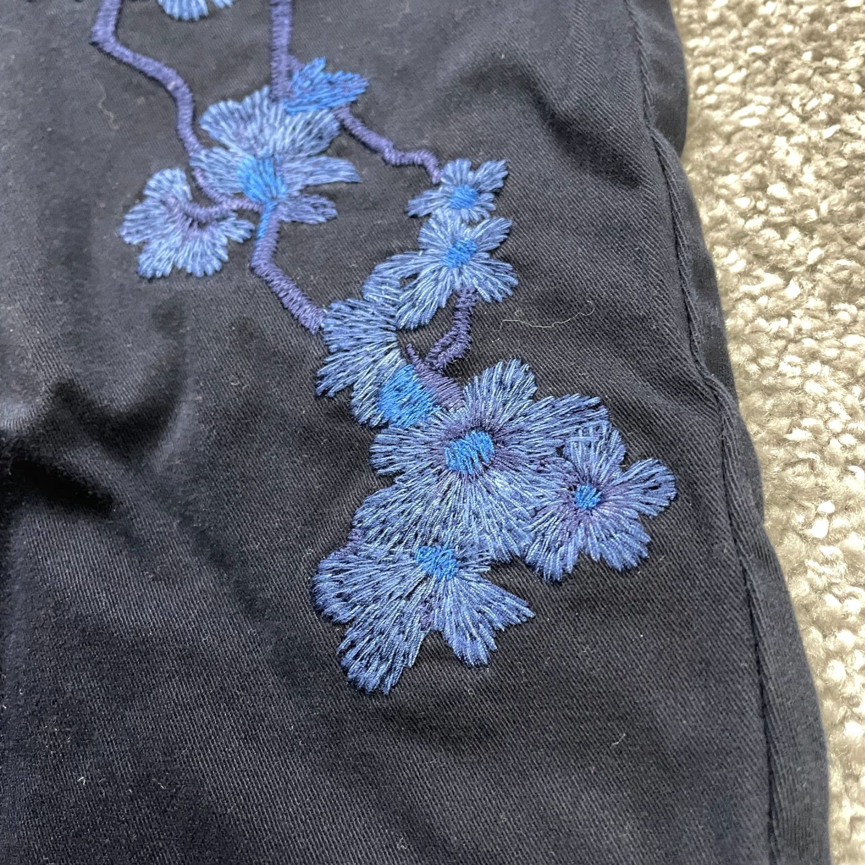 Liz Claiborne Liz Claiborne Pants Womens 10 Ankle Classic Navy Blue Floral Embroidered 34x26 Size 24" / US 00 / IT 34 - 3 Thumbnail
