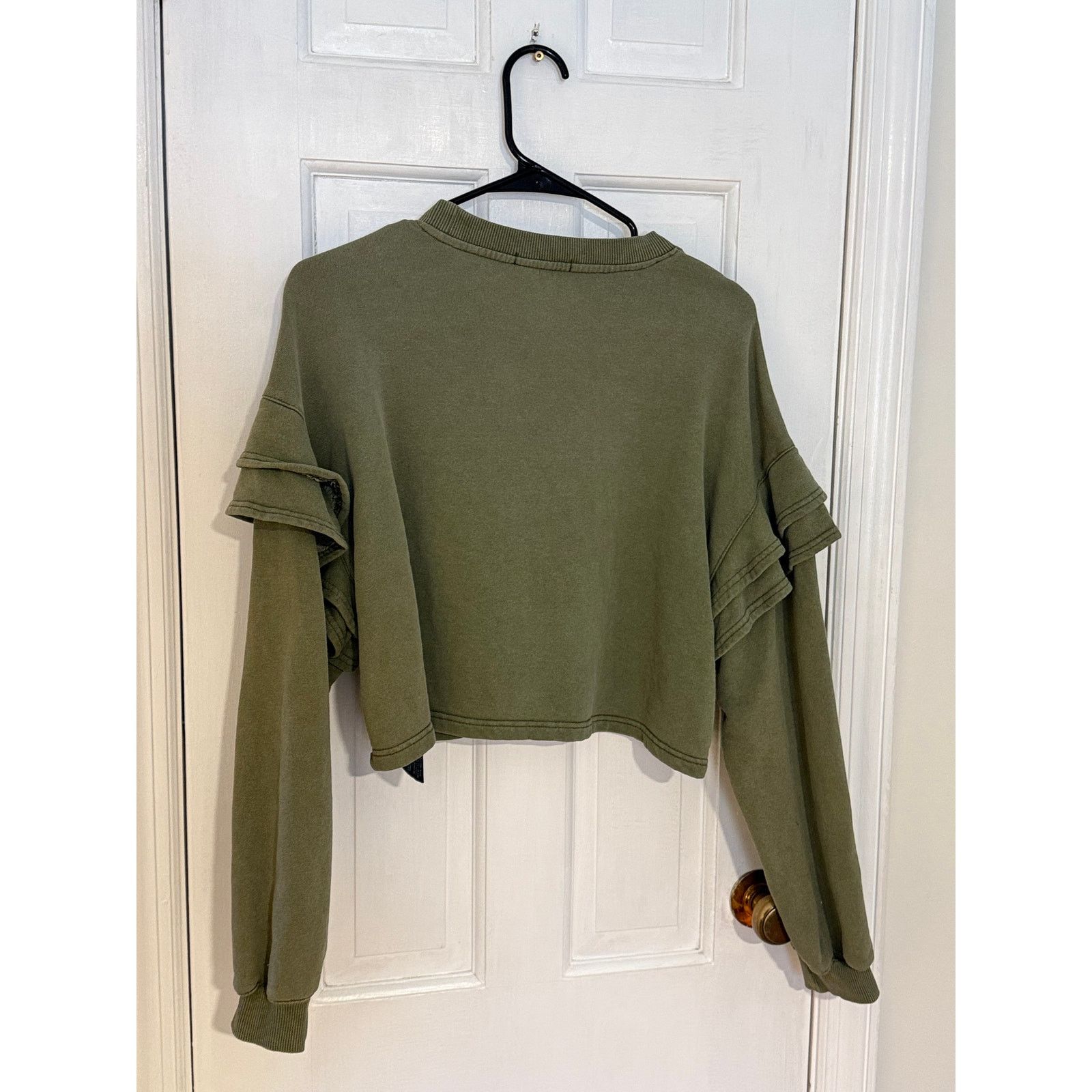 7 For All Mankind 7 For All Mankind Ruffle Crop Sweatshirt Olive Small Size S / US 4 / IT 40 - 3 Thumbnail
