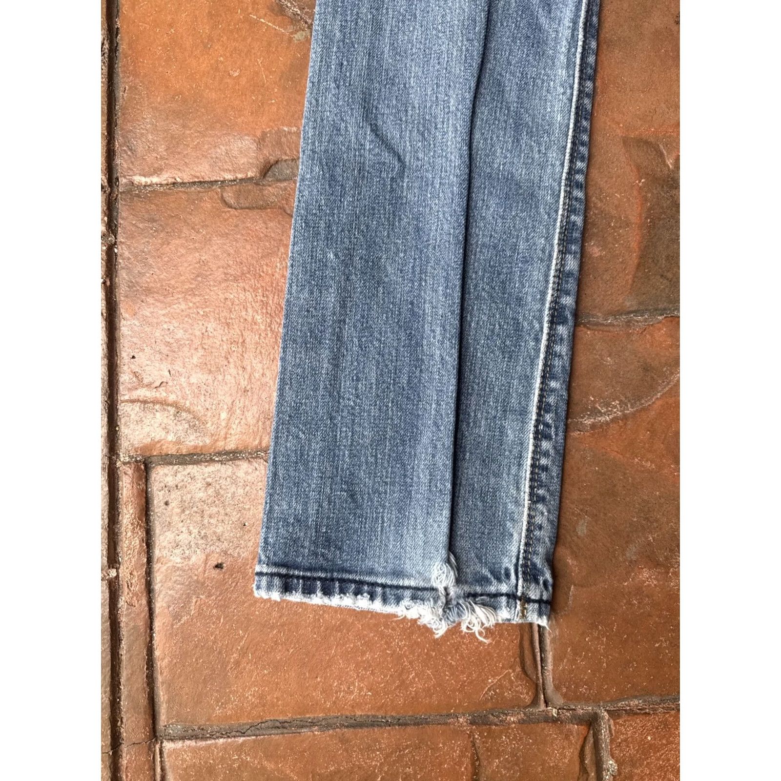 Cult Of Individuality Cult of Individuality Women's Slim Straight Jeans 29 Distressed Denim Blue / Cotton Blend 5-Pocket Pockets Zipper Button Logo Stretch Vintage No Size 29" - 6 Thumbnail