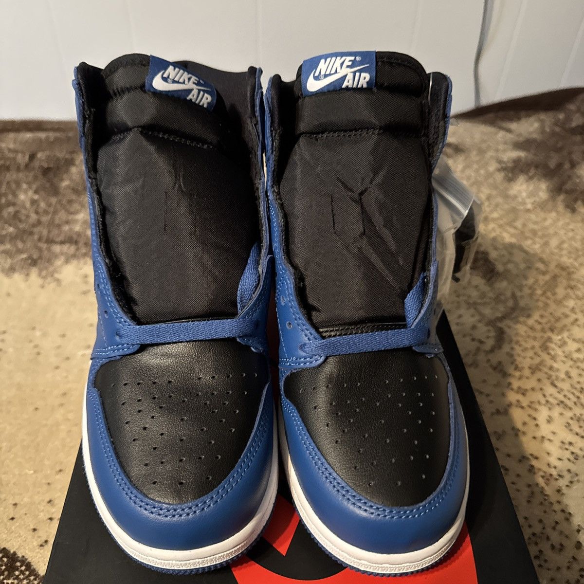 Jordan Brand AIR JORDAN 1 RETRO HIGH OG GS Size US 7 / EU 40 - 2 Thumbnail