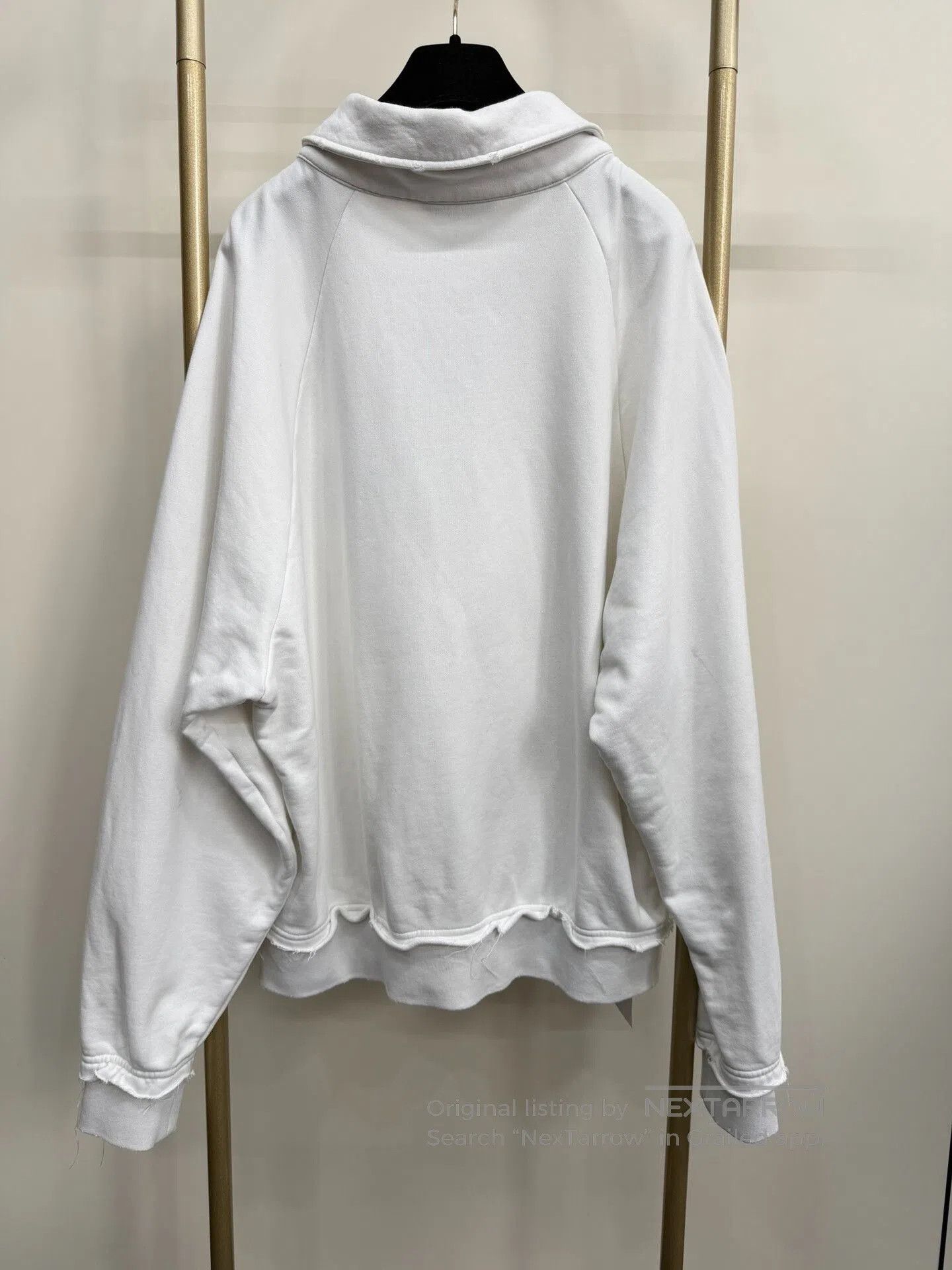 Miu Miu Miu Miu Distressed Polo Collar Sweatshirt XS. Size XS / US 0-2 / IT 36-38 - 2 Thumbnail