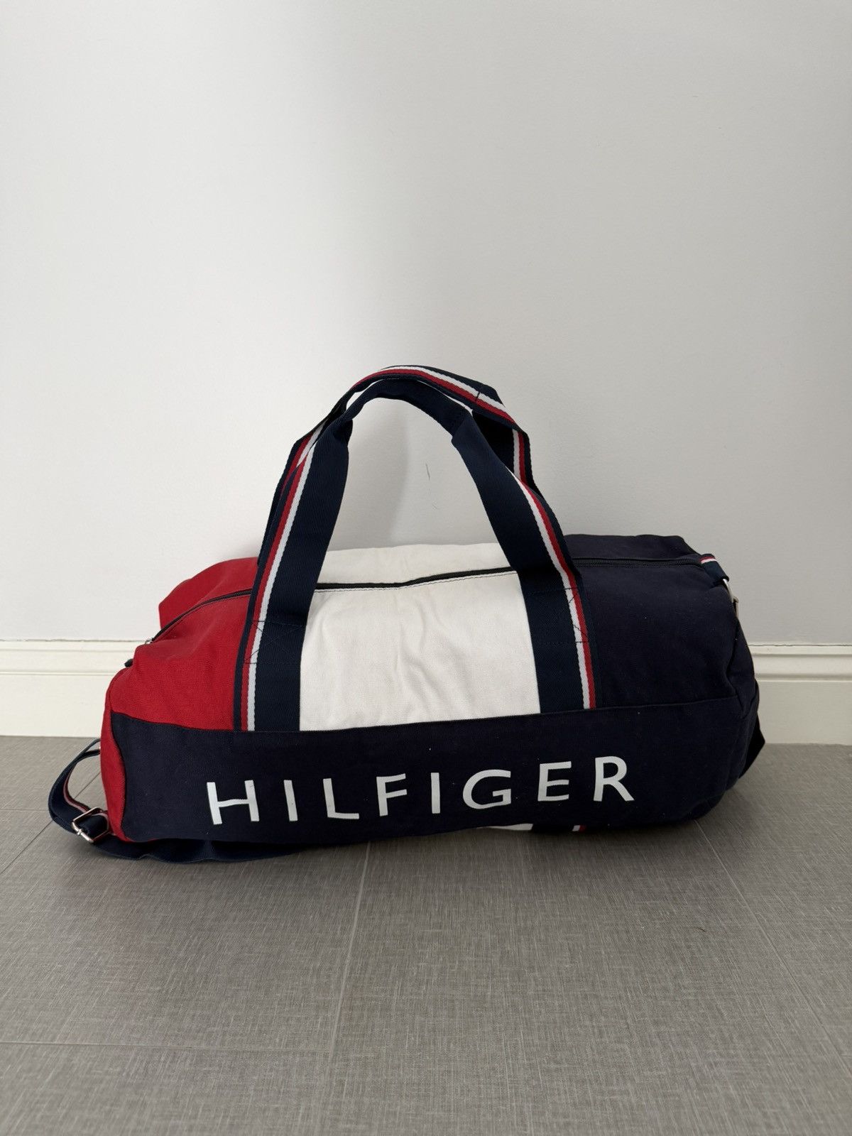 Tommy Hilfiger Classic Tri-Color Hilfiger Duffle Size ONE SIZE - 1 Thumbnail