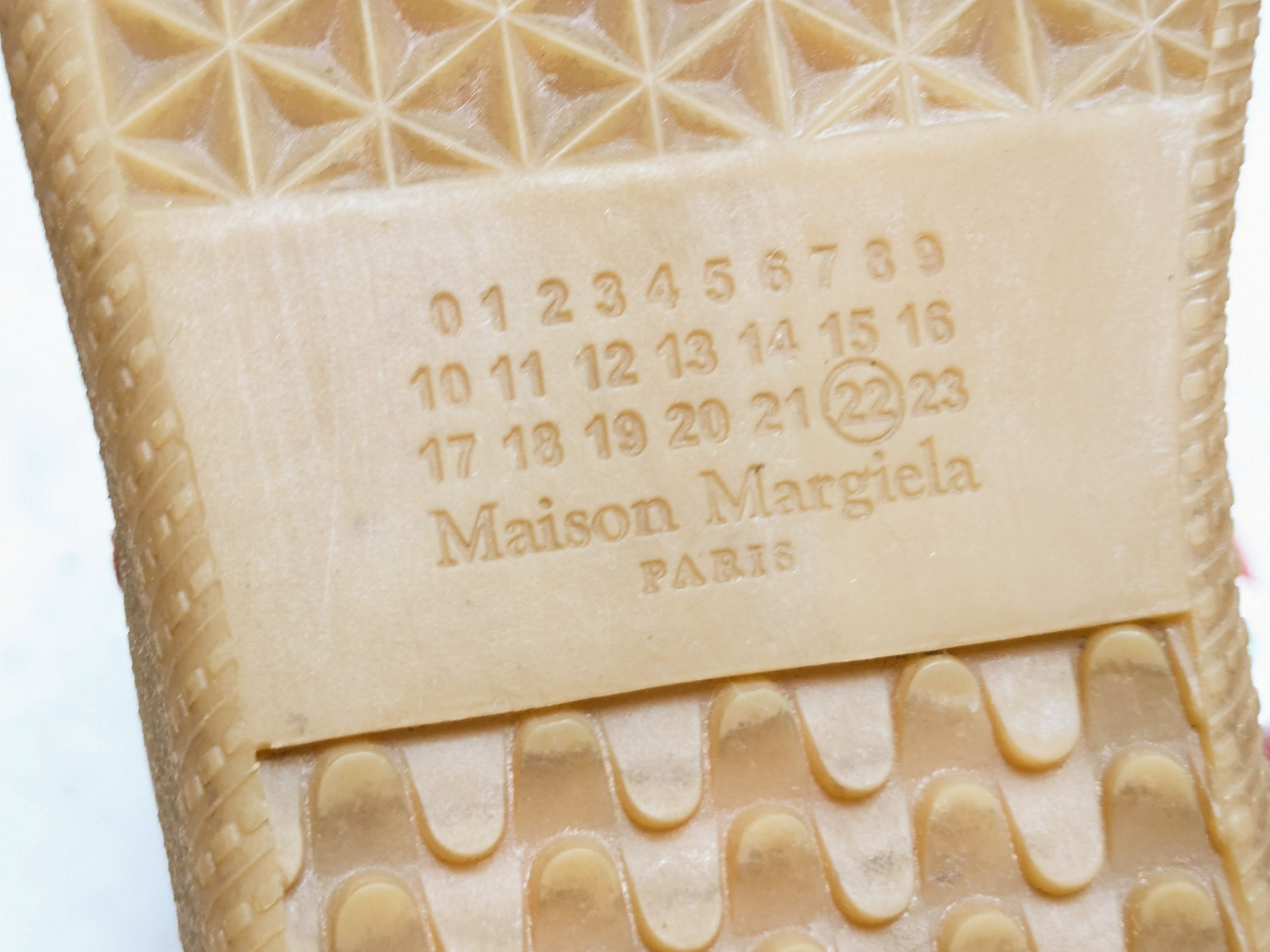 Maison Margiela Maison Margiela Replica GAT Red Paint Splatter 9 42 Gum Low Size US 9 / EU 42 - 15 Thumbnail