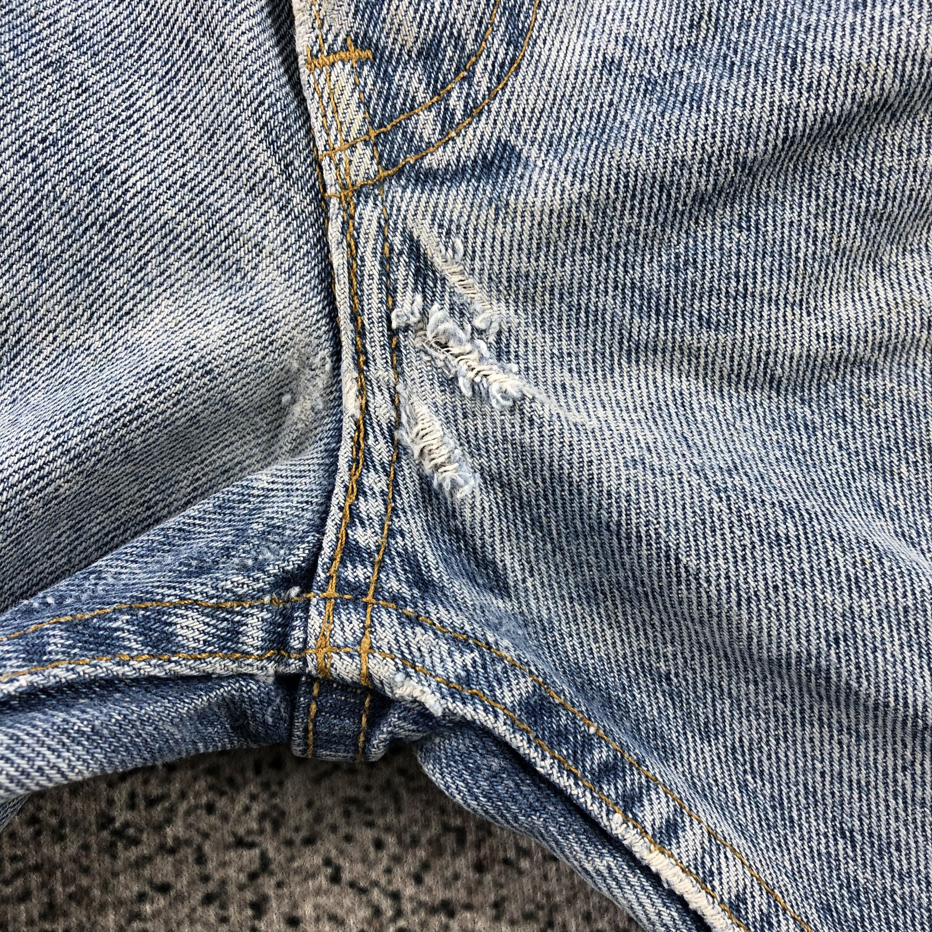 Levi's Vintage 90s Levis 619 Jeans Faded Blue Denim KJ1040 Size US 28 / EU 44 - 13 Thumbnail