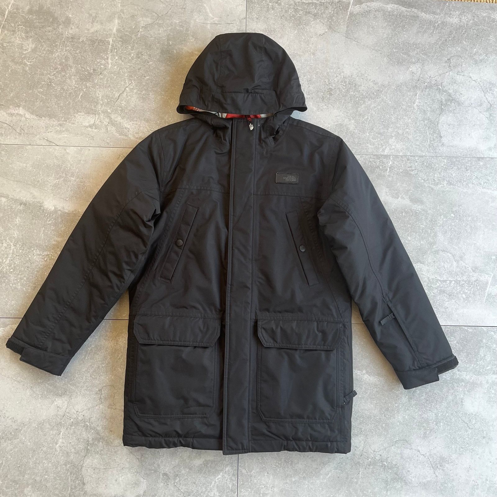 The North Face black Thermal lined north face puffer Size US L / EU 52-54 / 3 - 1 Thumbnail