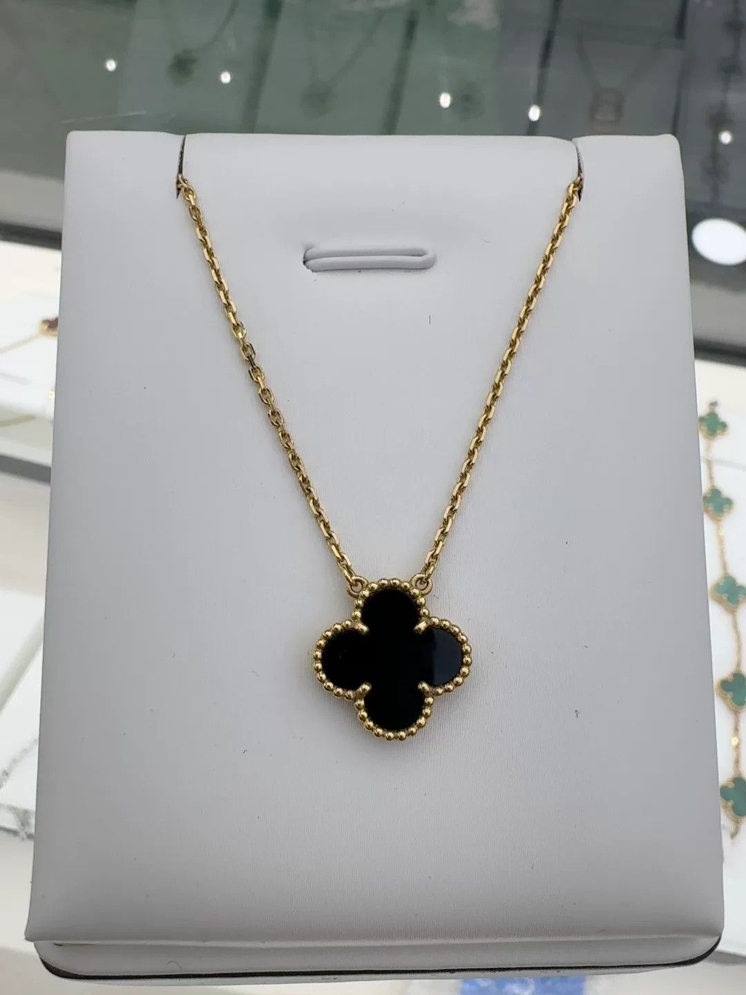 Van Cleef & Arpels Van Cleef & Arpels 18k Gold Clover Necklace Size ONE SIZE - 1 Preview