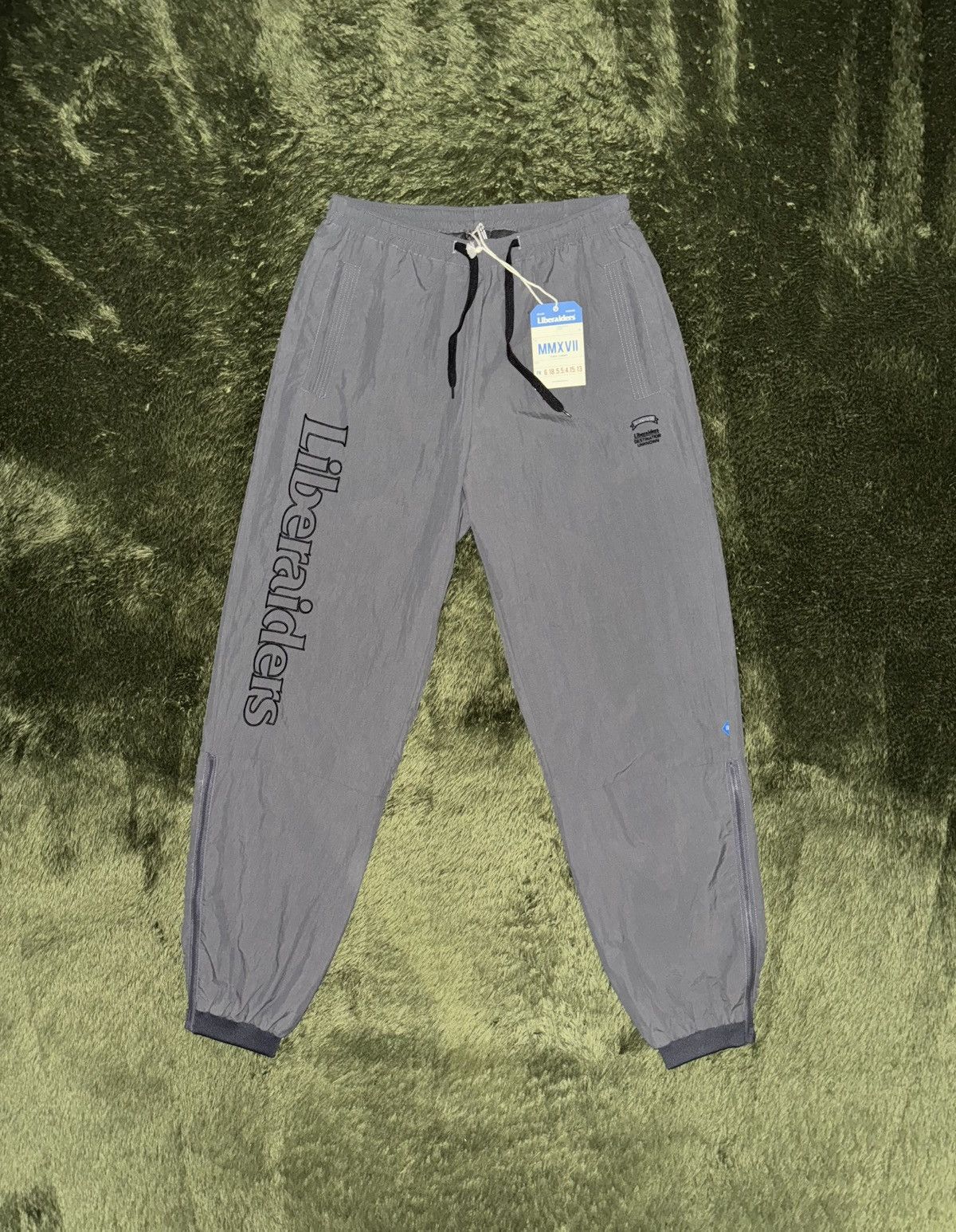 Liberaiders [S] Liberaiders Nylon Embroidered Logo Track Pants Size US 32 / EU 48 - 1 Thumbnail