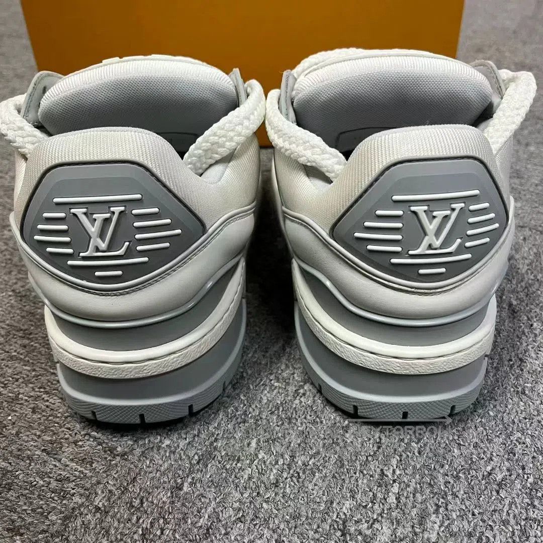 Louis Vuitton Louis Vuitton White Lowtop Leather Sneakers. Size US 7.5 / EU 40-41 - 2 Thumbnail