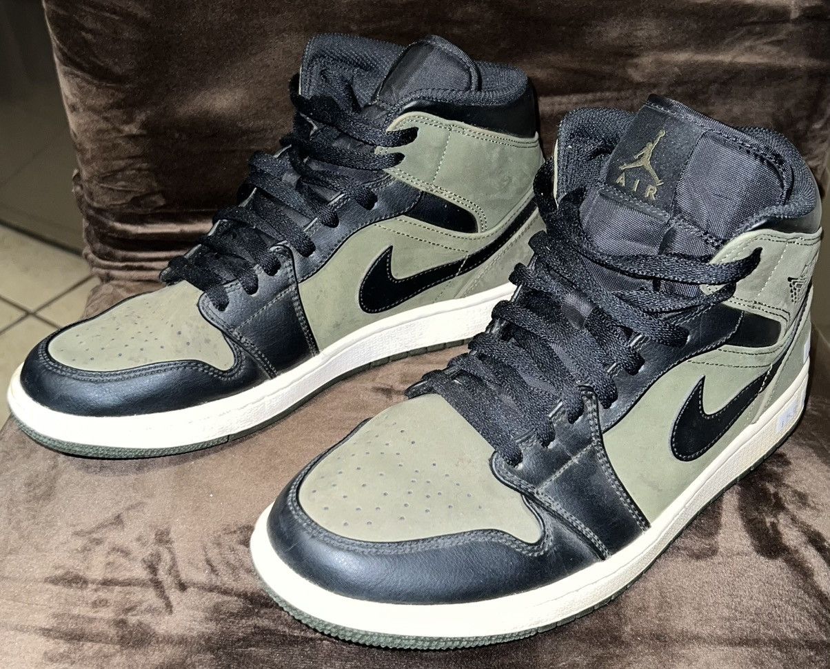 Nike 2018 NIKE AIR JORDAN 1 MID OLIVE CANVAS Size US 9 / EU 42 - 2 Thumbnail