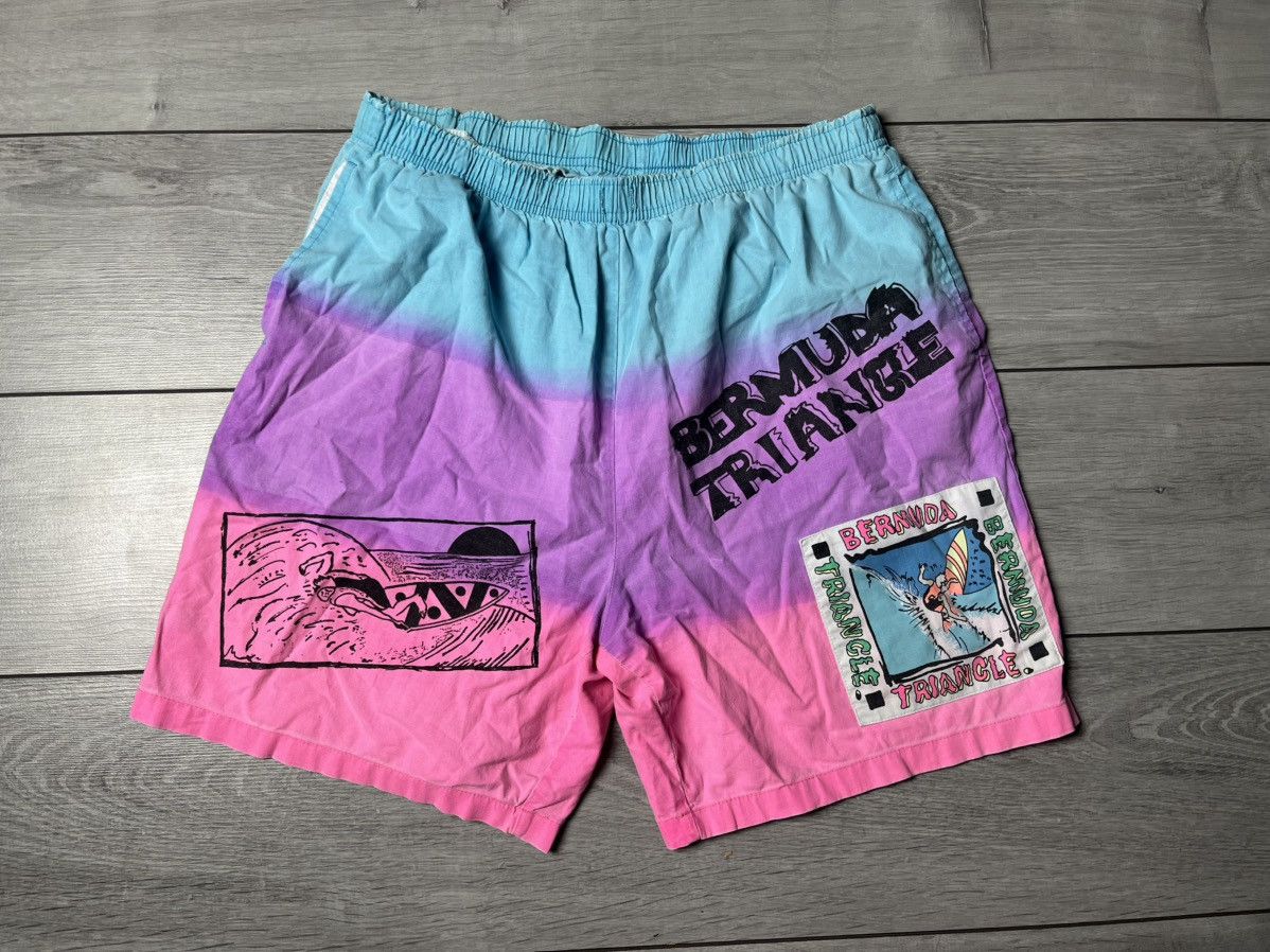 Other Vintage shorts bermuda triangle hawaii size Large Size US 34 / EU 50 - 1 Thumbnail