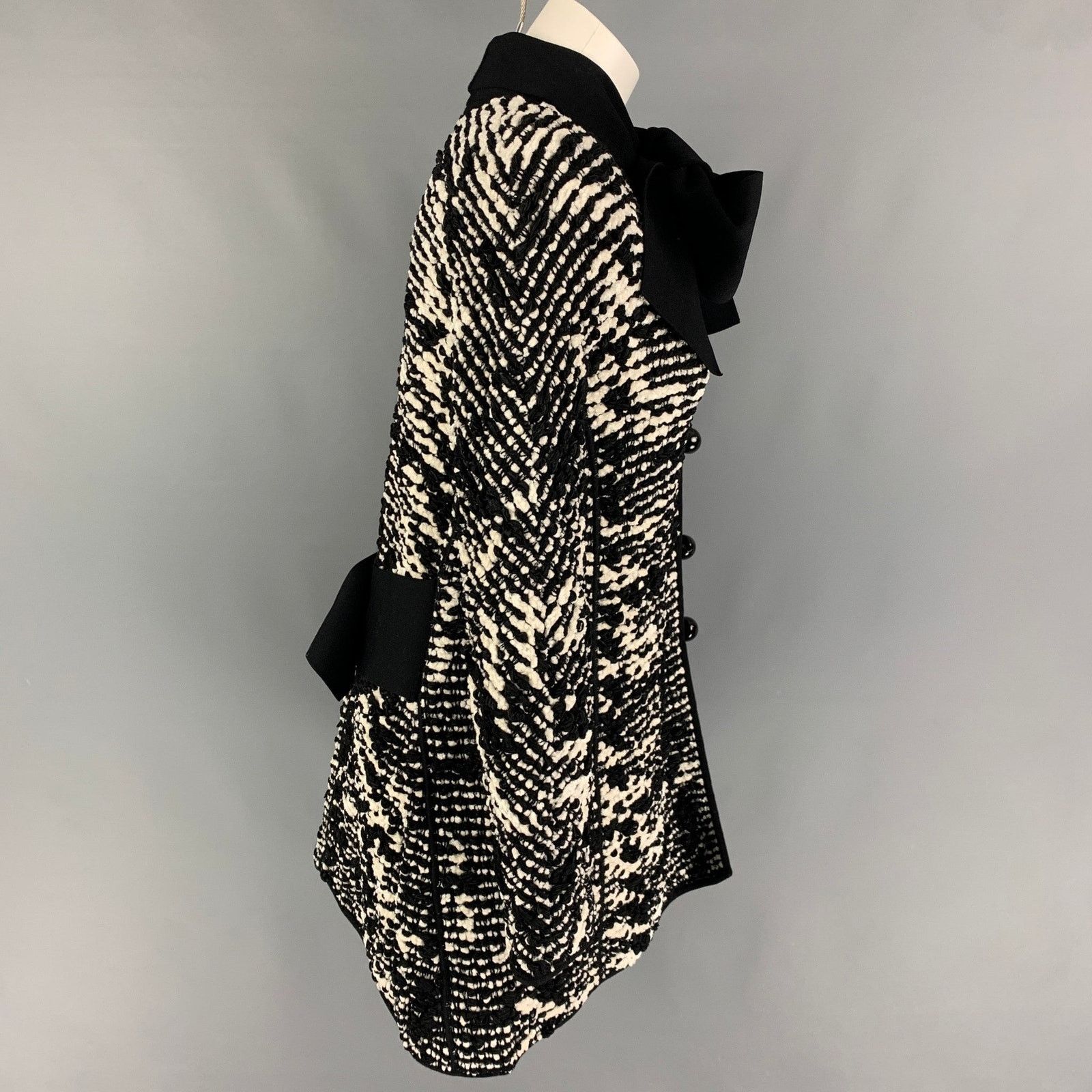 Giorgio Armani Size 4 Black White Viscose Blend Buttoned Coat Size S / US 4 / IT 40 - 2 Thumbnail
