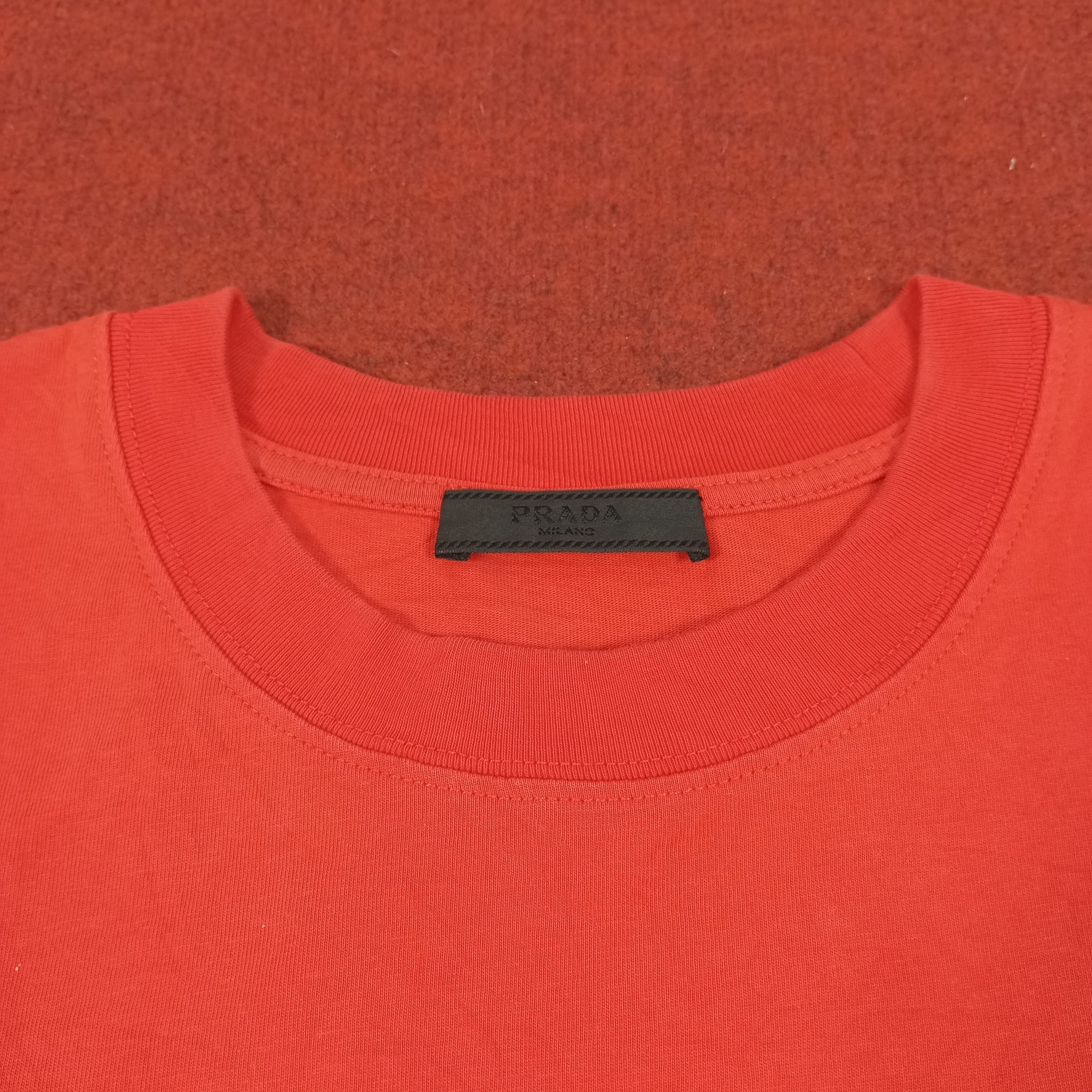 Vintage Prada Milano Luxury Fashion Brand Pocket Design Tshirt Size US M / EU 48-50 / 2 - 7 Thumbnail
