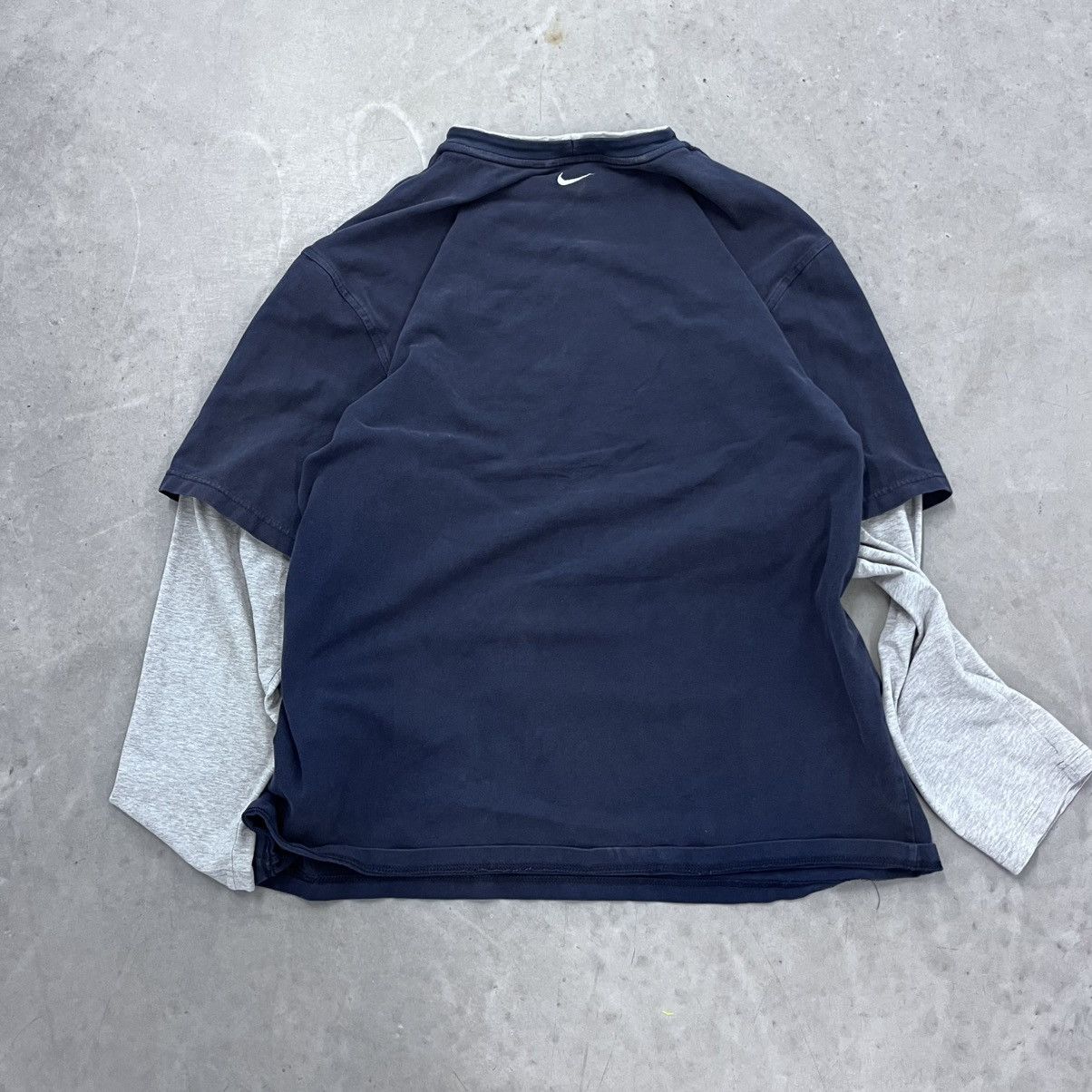 Nike CRAZY Y2K Nike Skater Tshirt dual long sleeve and navy shirt Size US XL / EU 56 / 4 - 2 Thumbnail