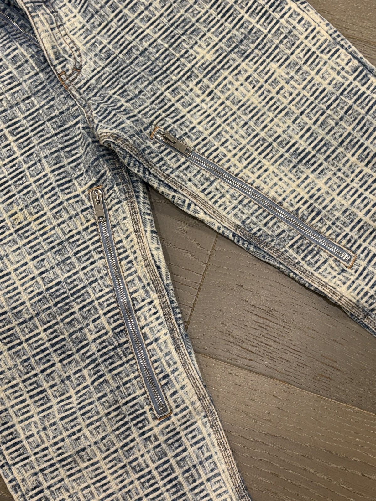 Givenchy Givenchy 4G Monogram Jacquard Zip-Detail Jeans - Ice Blue Size US 34 / EU 50 - 6 Thumbnail