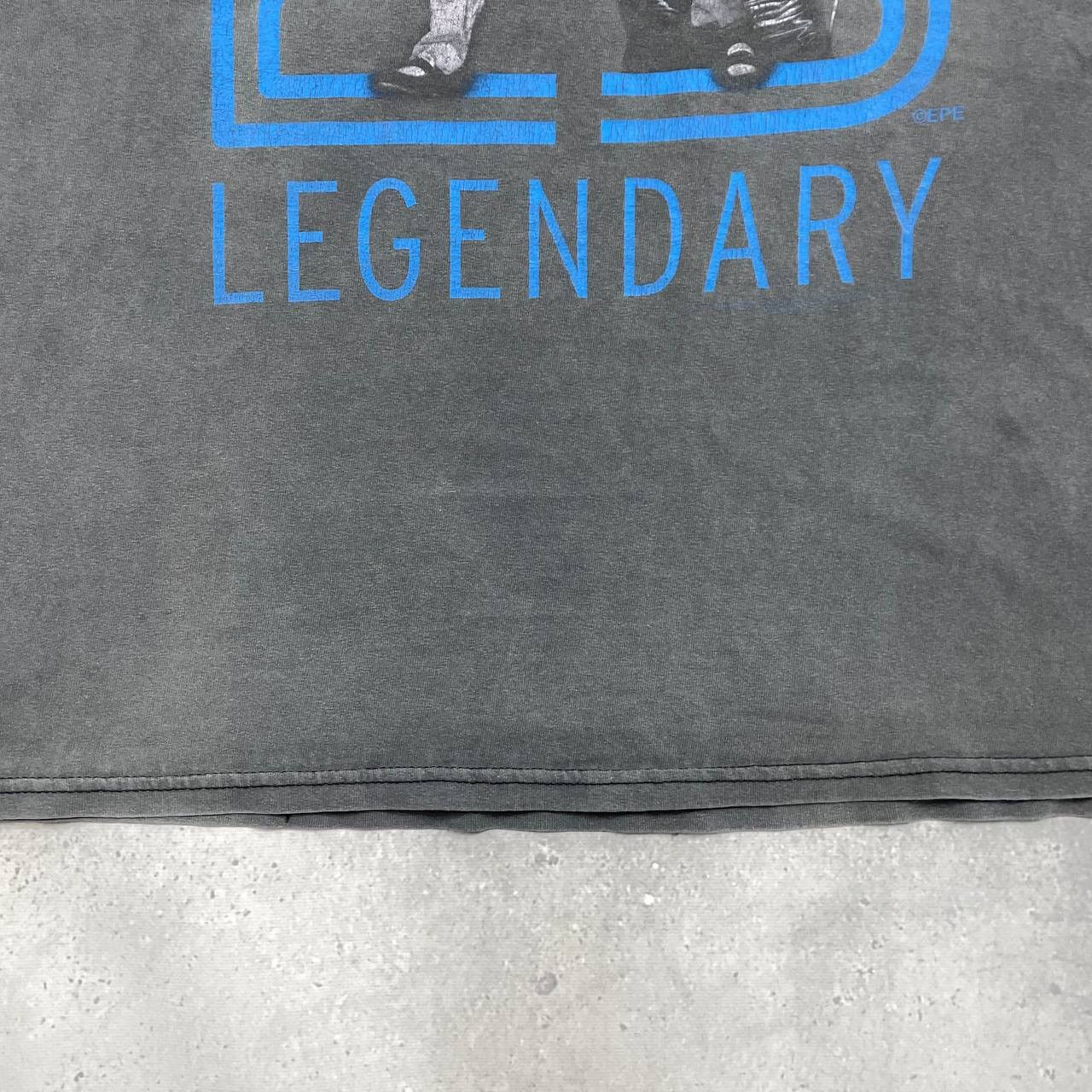 Band Tees Vintage 2001 Elvis Presley Legendary EP25 Anniversary Shirt Size US XL / EU 56 / 4 - 13 Thumbnail