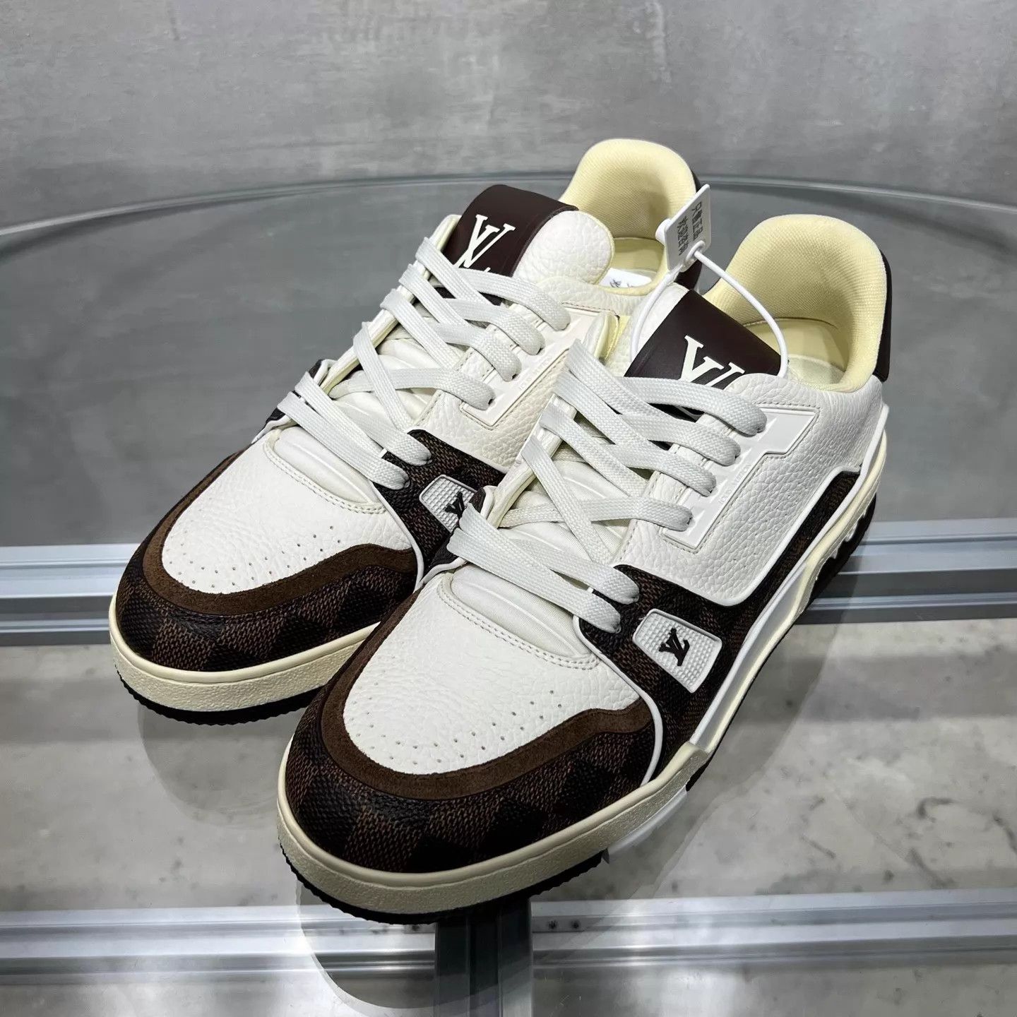 Louis Vuitton LV Trainer White & Brown UK6.5/40.5 YH26121 Size US 7.5 / EU 40-41 - 2 Thumbnail