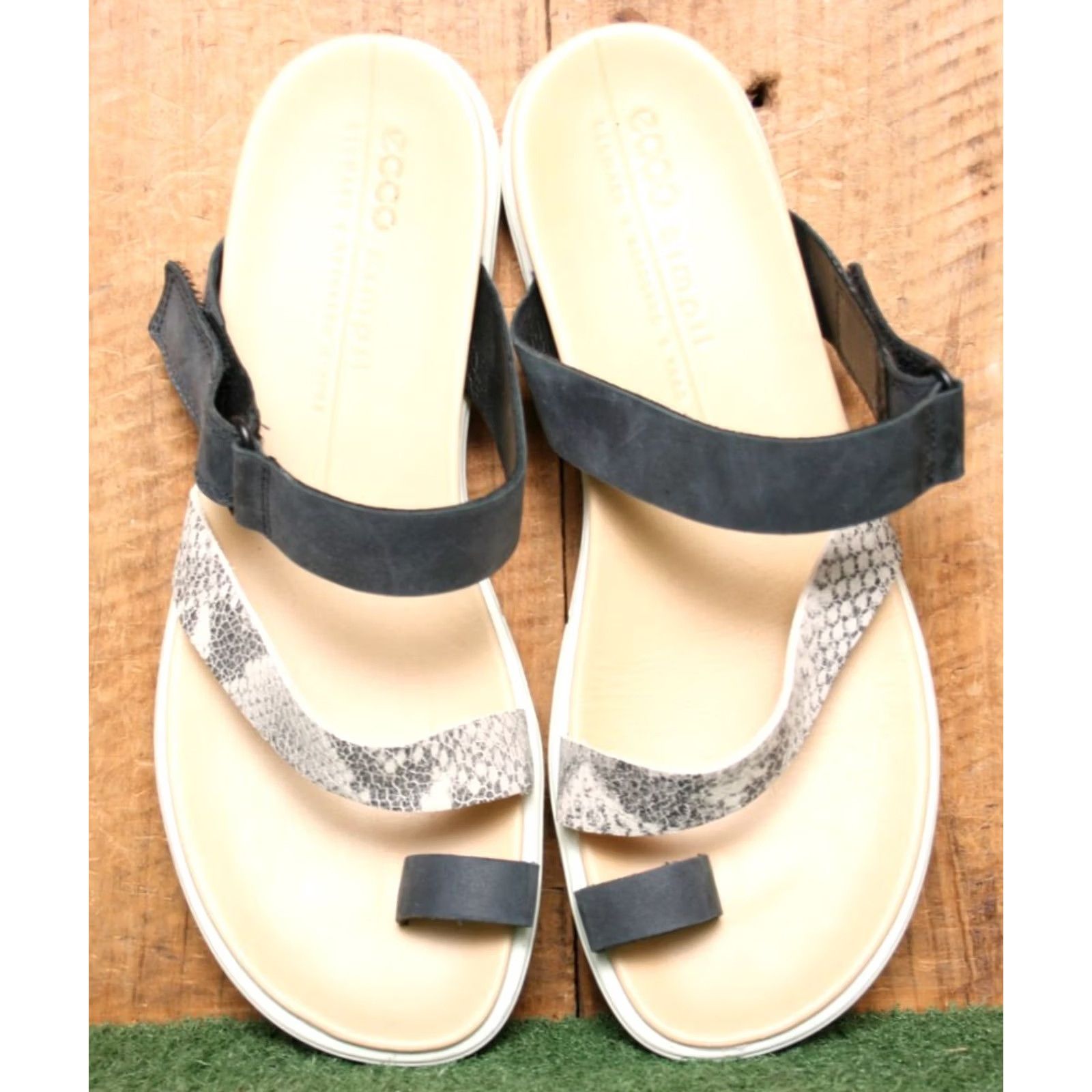 Ecco ECCO Simpil Slide Sandals Leather Toe Loop Black/Limestone Multicolor Womens US 8-8.5 EUR 39/UK 6 Slips-On Hook & Loop Slide Casual Shoes Size US 6 / IT 36 - 4 Thumbnail