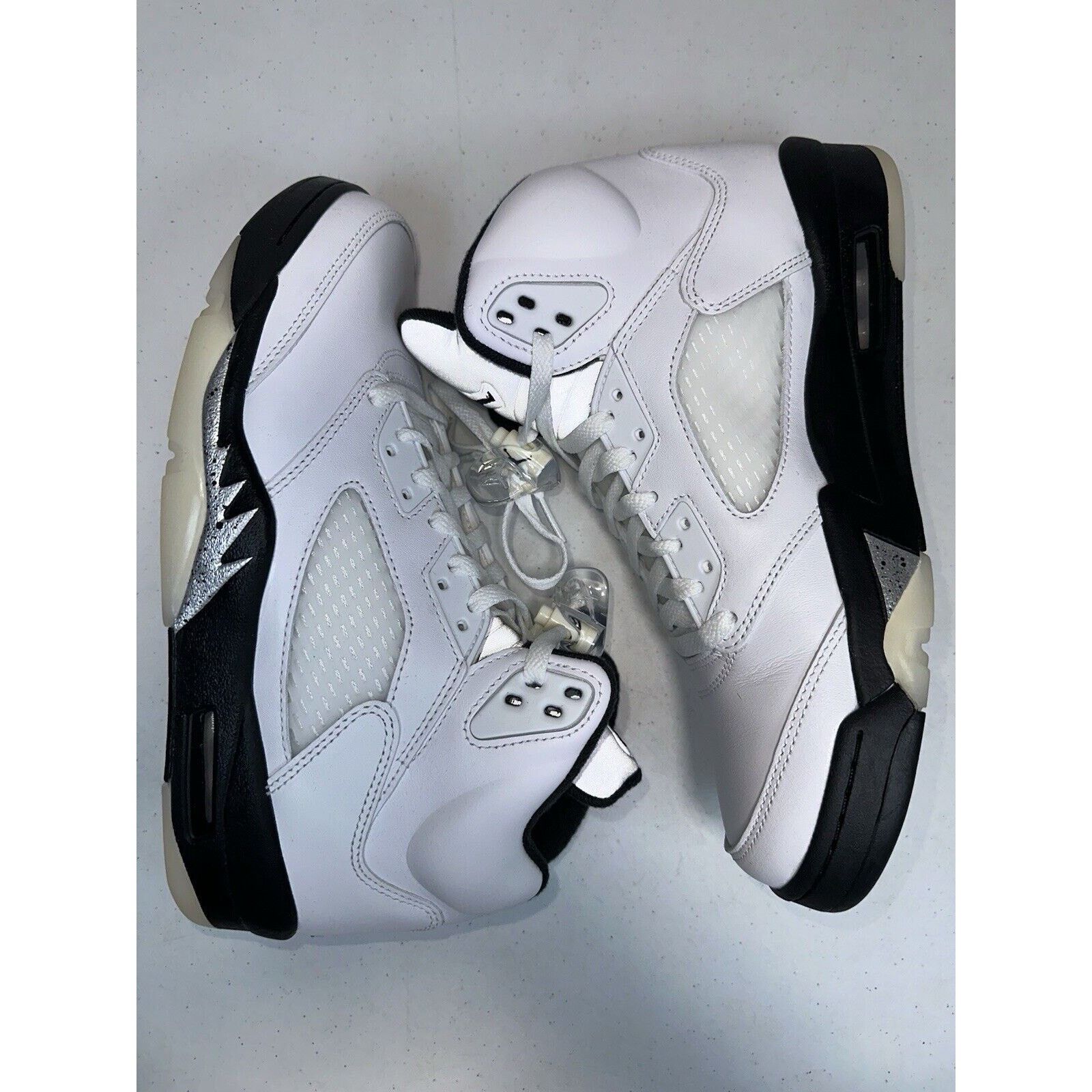 Nike Air Jordan 5 Retro "White Black" DD0587-110 Men’s Size 9 Size US 9 / EU 42 - 1 Thumbnail