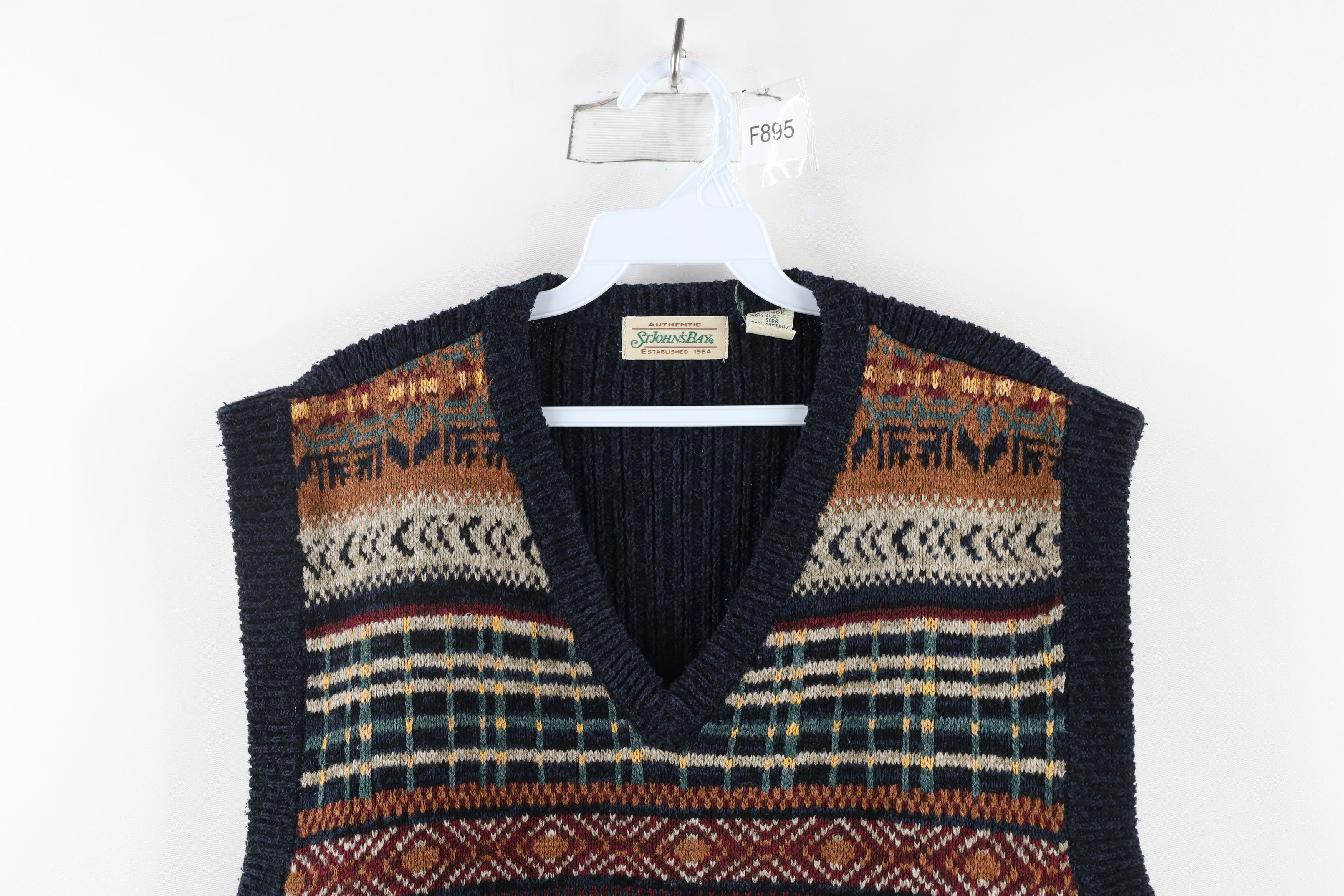 Vintage Vintage 90s Streetwear Knit Rainbow Fair Isle Sweater Vest Size US L / EU 52-54 / 3 - 2 Thumbnail
