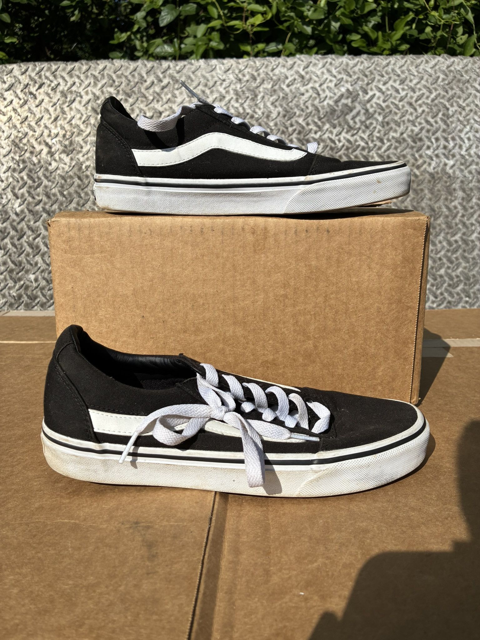 Vans Vans Off the Wall Old Skool SK8 Low Top Women’s 8 Skate Size US 8 / IT 38 - 2 Thumbnail