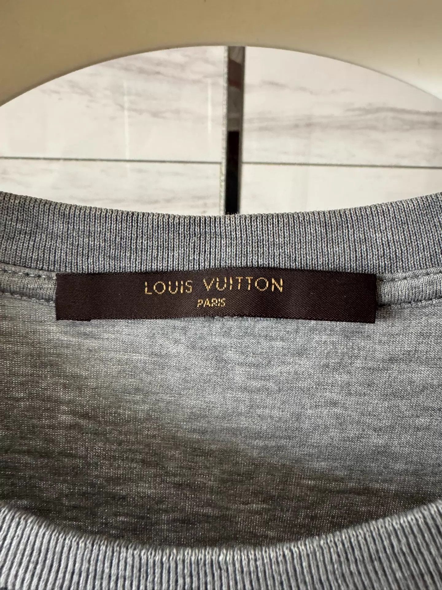 Louis Vuitton LV Print Short-Sleeve Tee S Logo Luxury Like New Size US S / EU 44-46 / 1 - 3 Thumbnail
