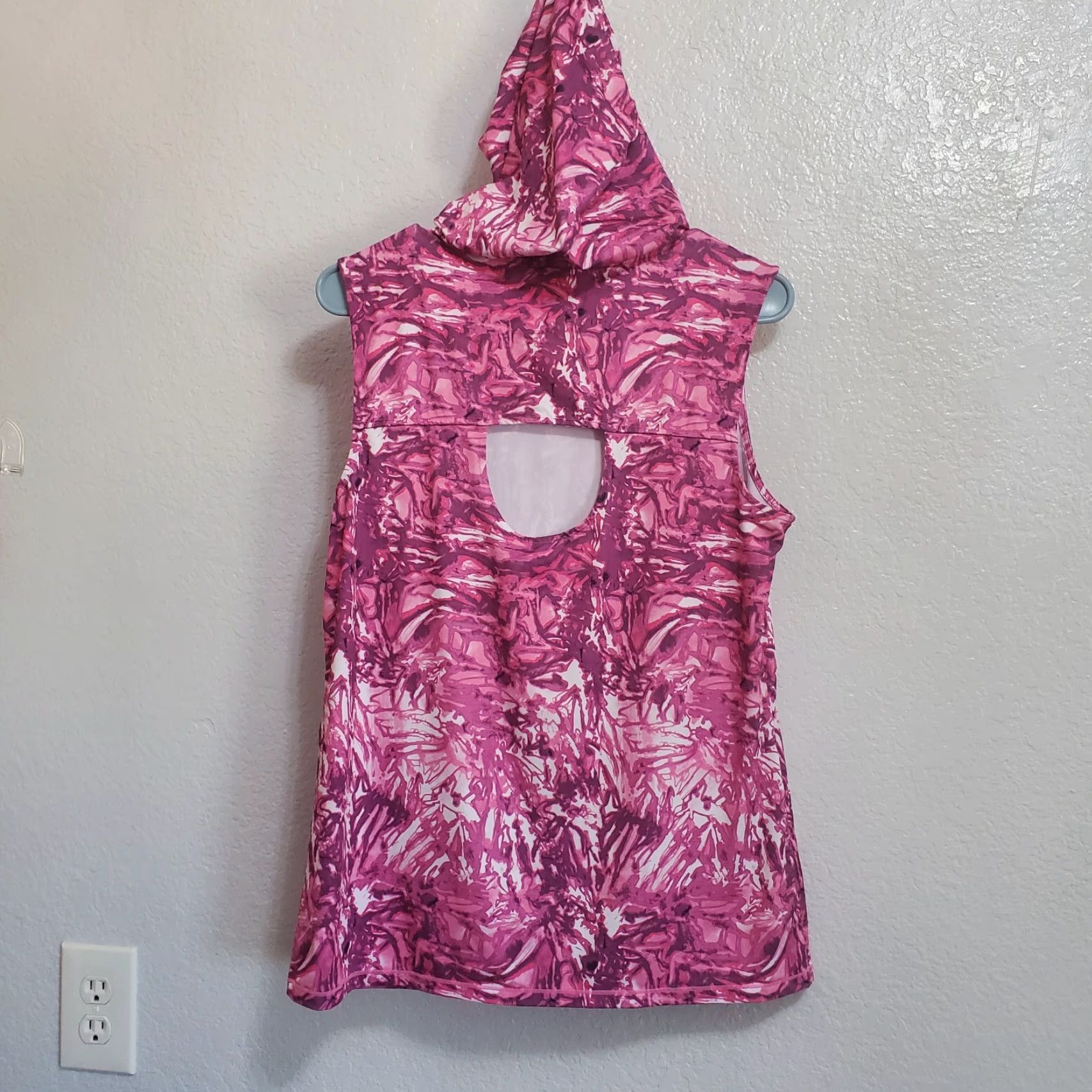 Vintage Reel Legends Womens Tank M Pink Print Hooded Sleeveless Reel Tec Kangaroo Pocket Outdoor Fishing/Hiking Shirt Size M / US 6-8 / IT 42-44 - 4 Thumbnail