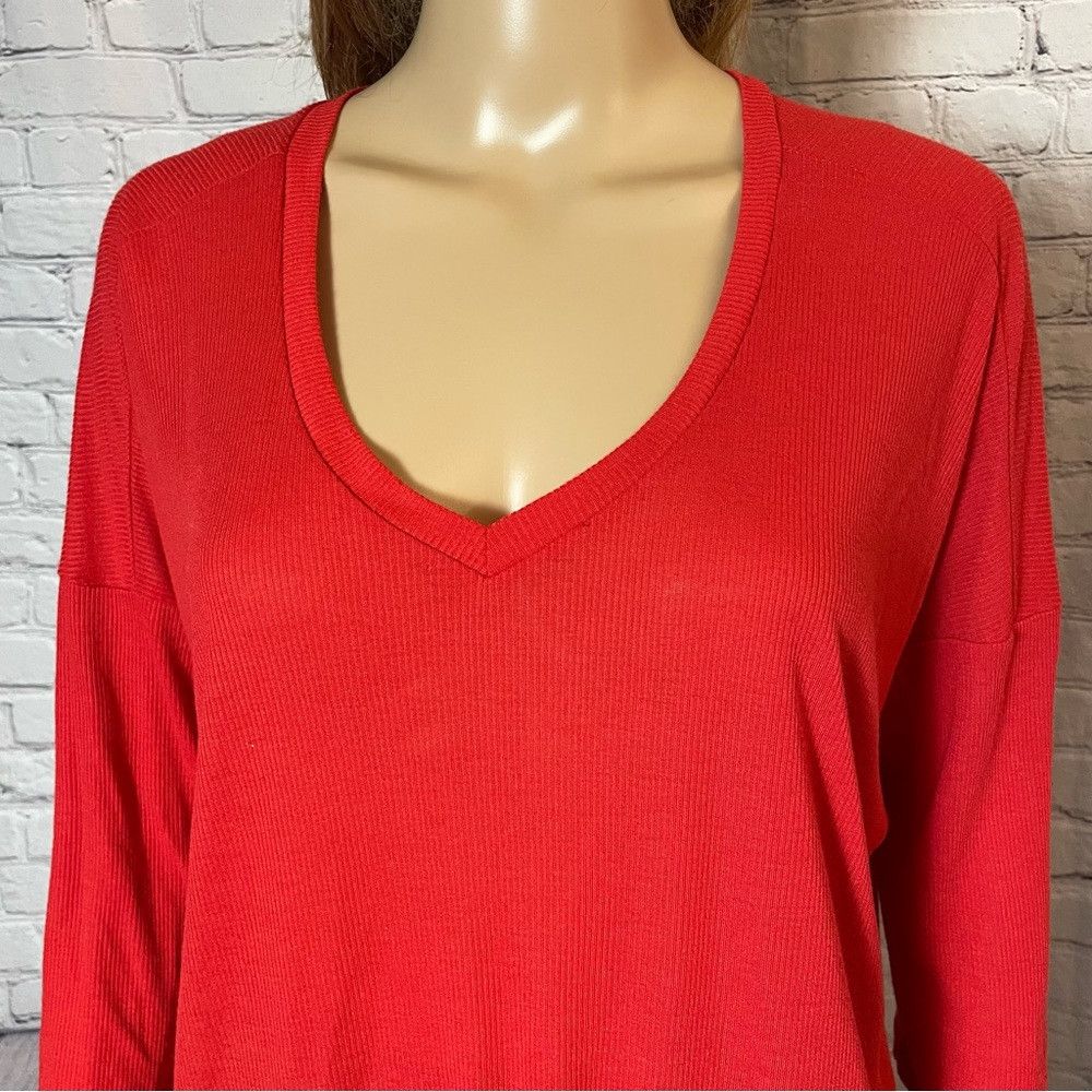 Splendid NWT New Splendid Red V-Neck 3/4 Sleeve Top Size L Size L / US 10 / IT 46 - 4 Thumbnail