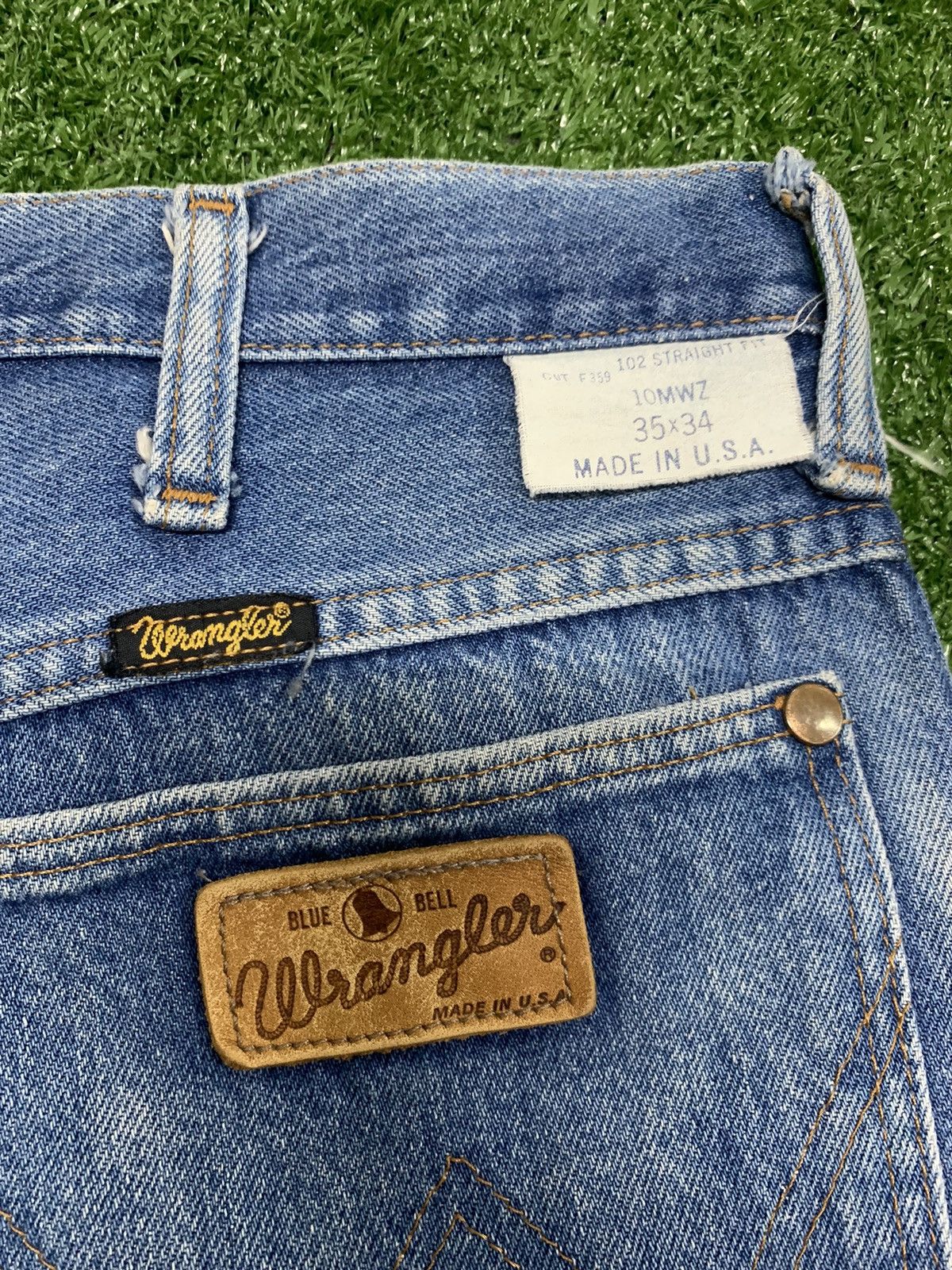 Wrangler DISTRESSED WRANGLER BLUE BELL. Size US 34 / EU 50 - 5 Thumbnail