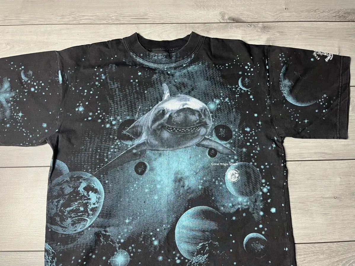 Band Tees Vintage planet earth T-shirt all print size XXLarge Size US XXL / EU 58 / 5 - 3 Thumbnail