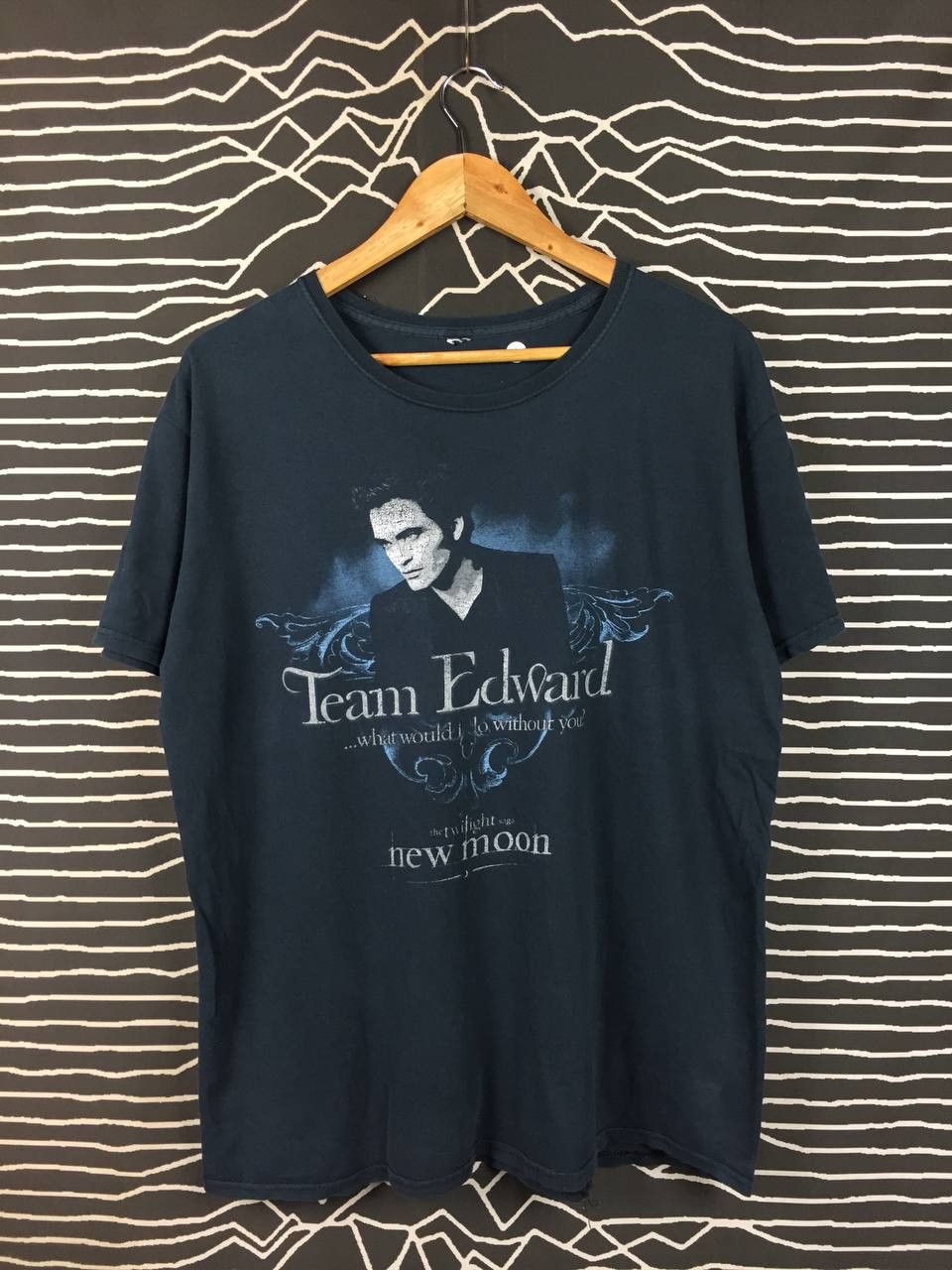 Vintage Vtg Team Edward Twilight Saga New Moon Movie Promo Tee Size US L / EU 52-54 / 3 - 1 Thumbnail