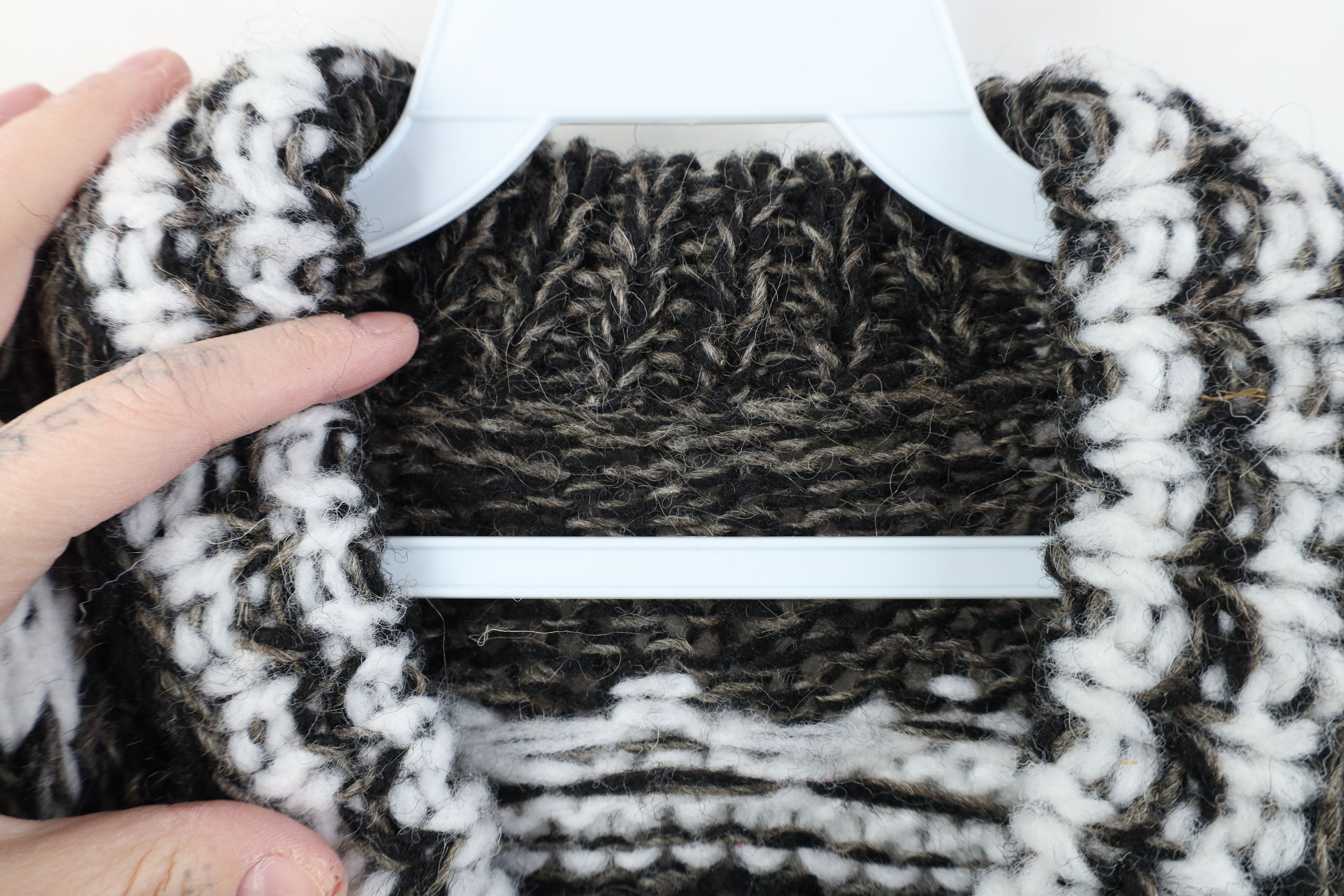 Vintage Vintage 70s Streetwear Hand Crochet Fair Isle Shawl Sweater Size US M / EU 48-50 / 2 - 5 Thumbnail